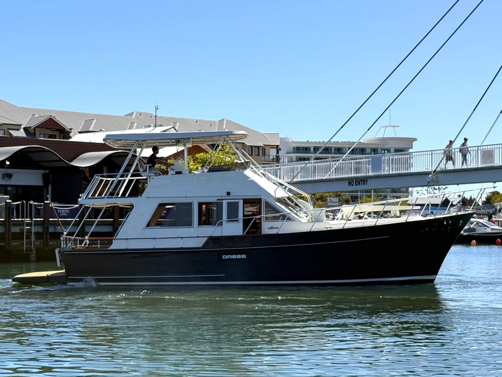 1986 ISLAND GYPSY 44 CRUISER