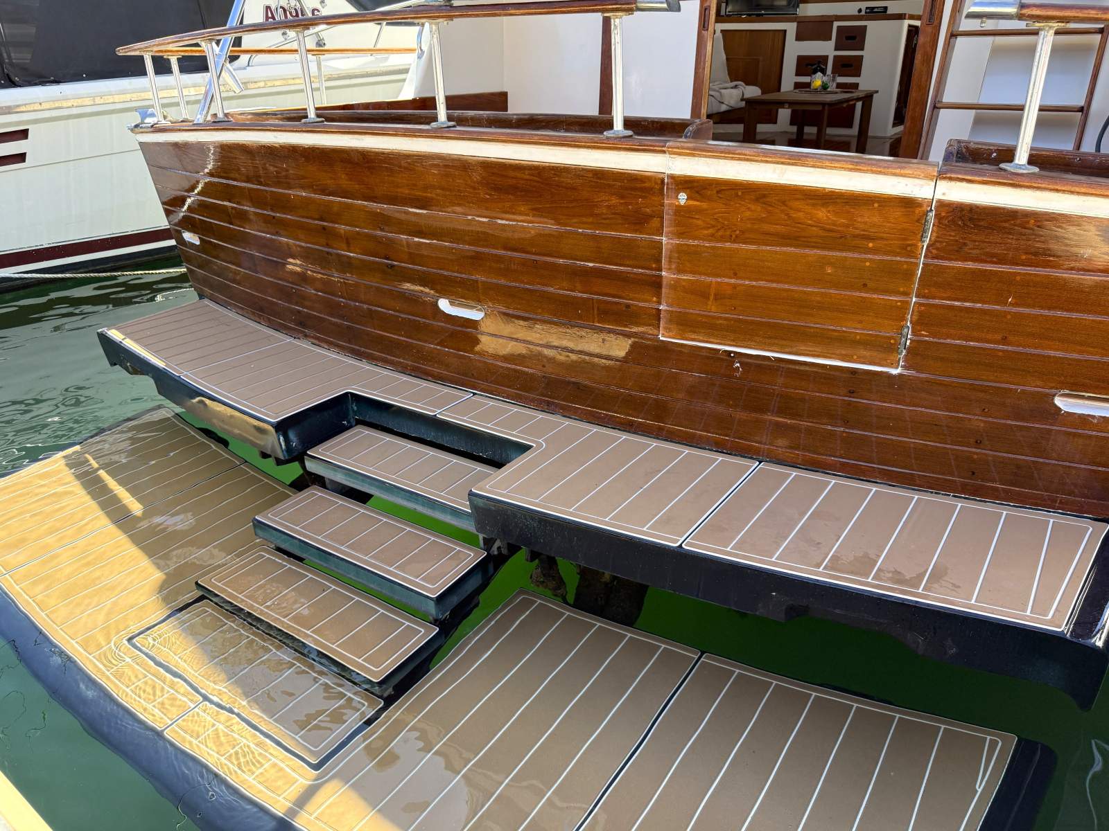 1986 ISLAND GYPSY 44 CRUISER
