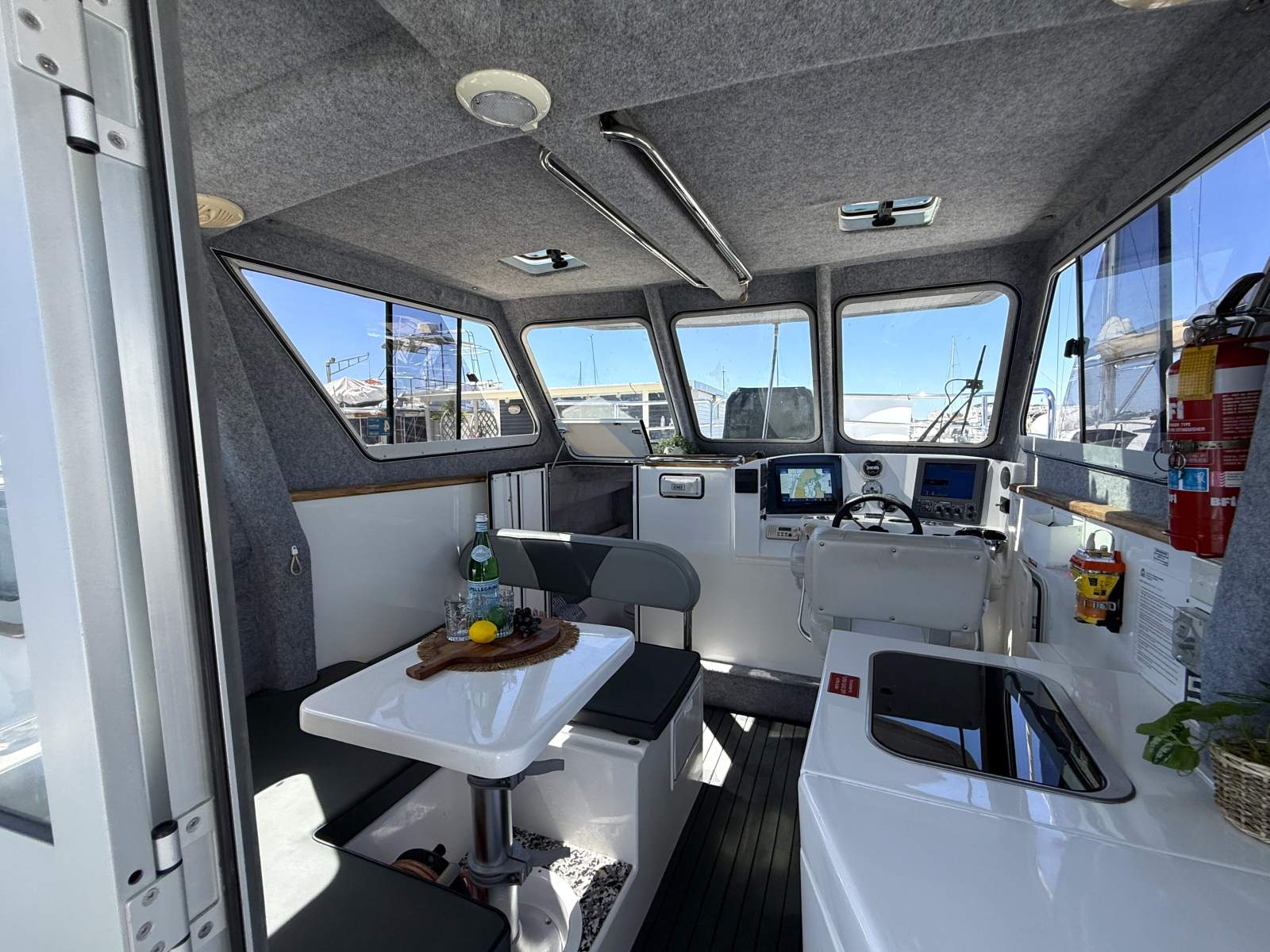 2007 LEISURECAT 9000 KINGFISHER SPORT FISHER