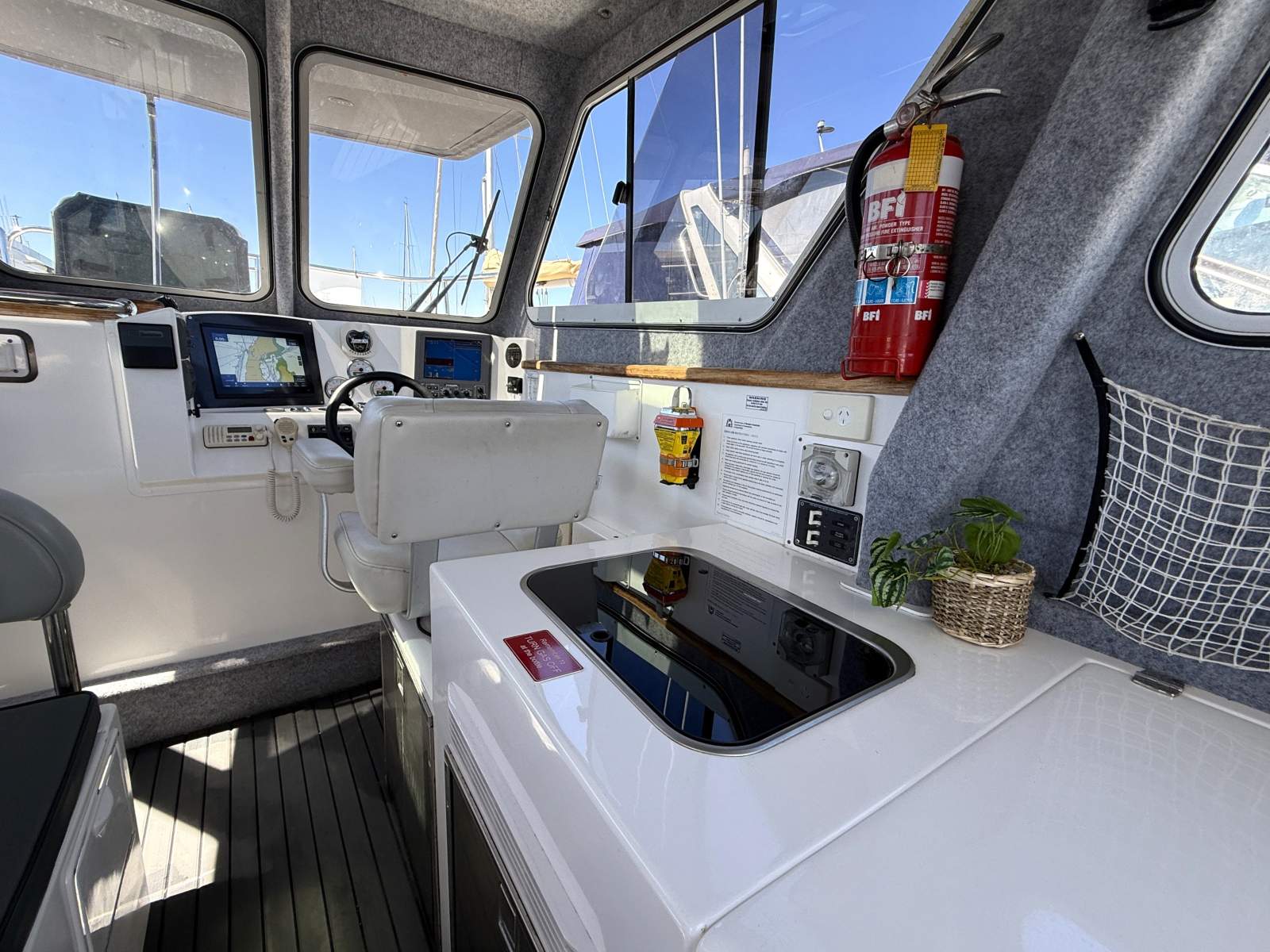 2007 LEISURECAT 9000 KINGFISHER SPORT FISHER