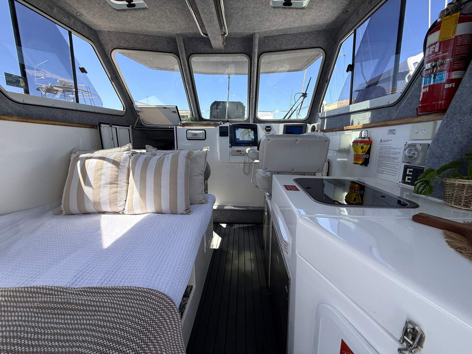 2007 LEISURECAT 9000 KINGFISHER SPORT FISHER