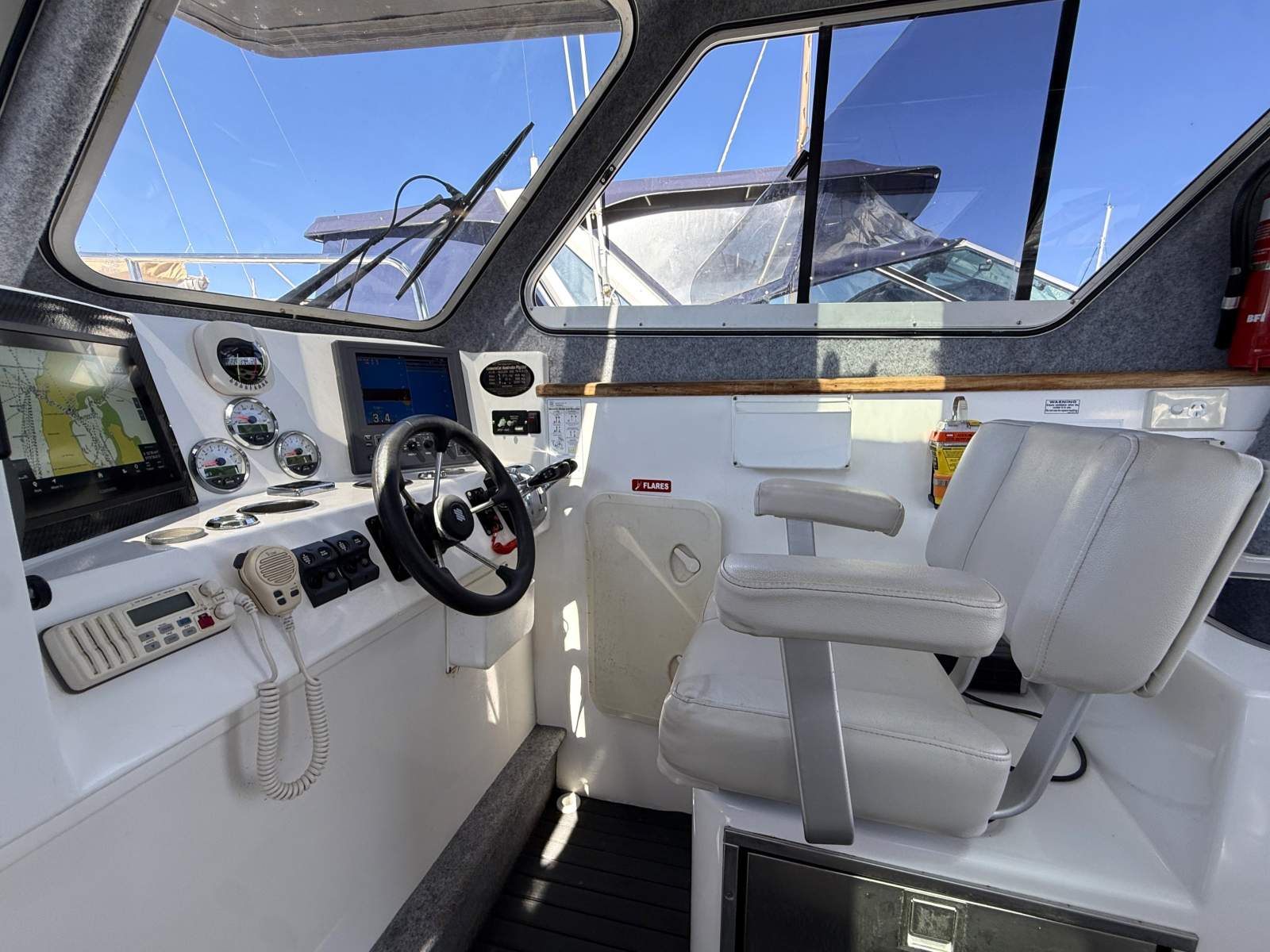 2007 LEISURECAT 9000 KINGFISHER SPORT FISHER