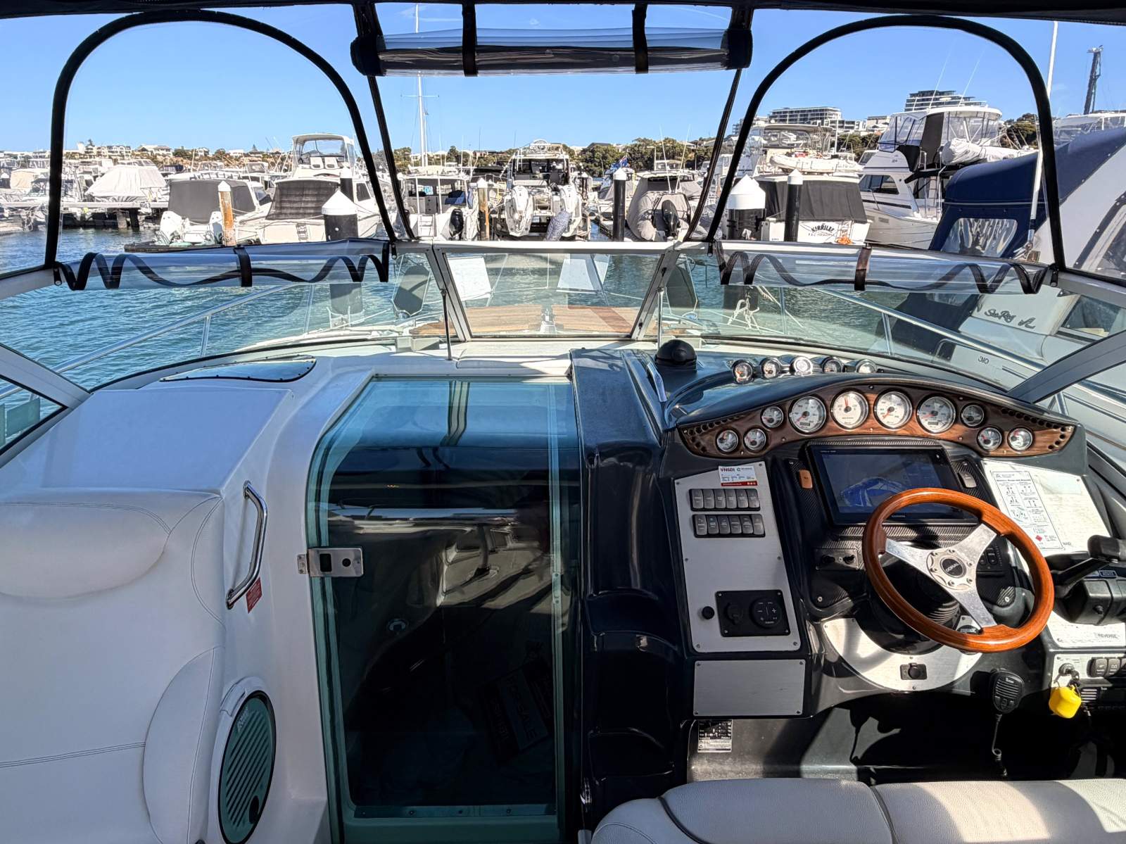 DORAL 270 RUNABOUT