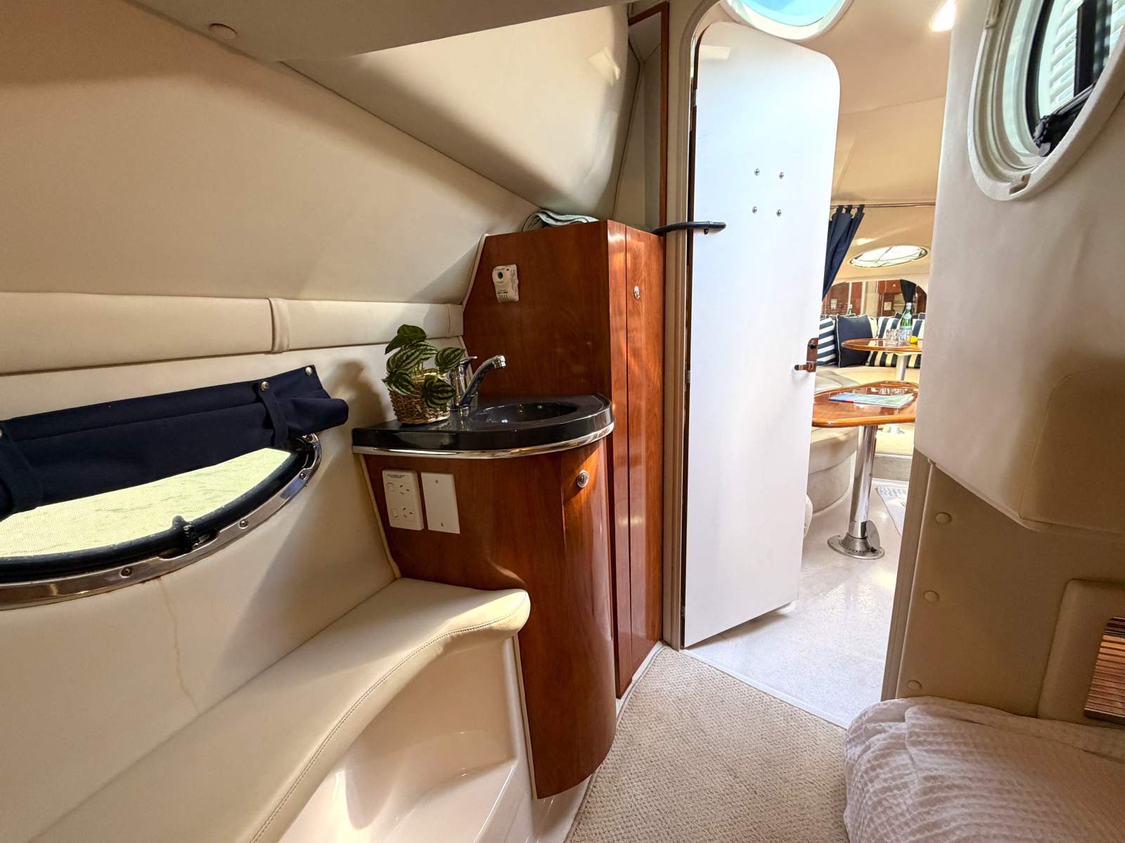 DORAL 270 RUNABOUT