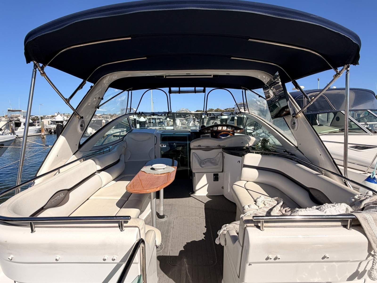 DORAL 270 RUNABOUT