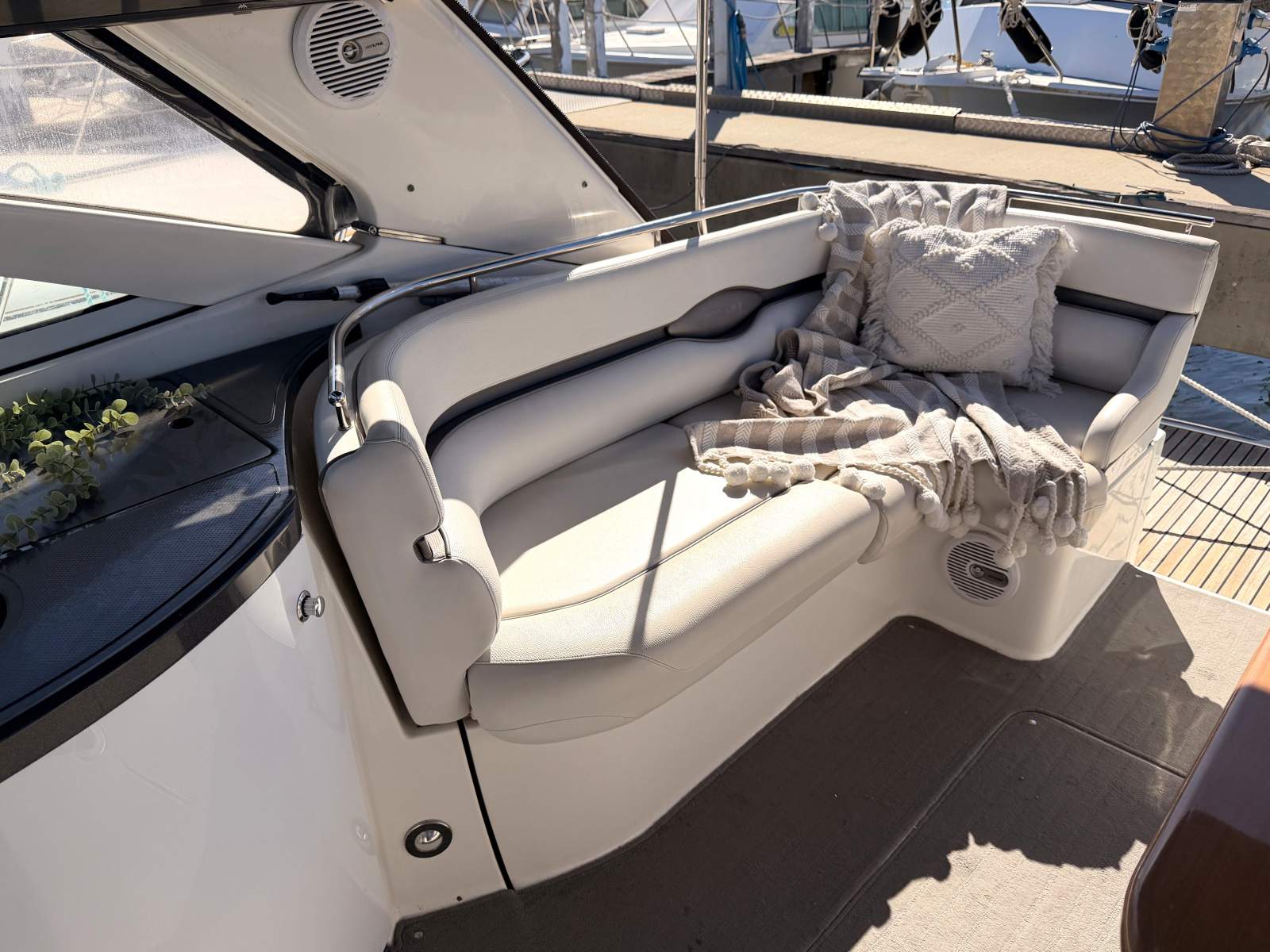 DORAL 270 RUNABOUT