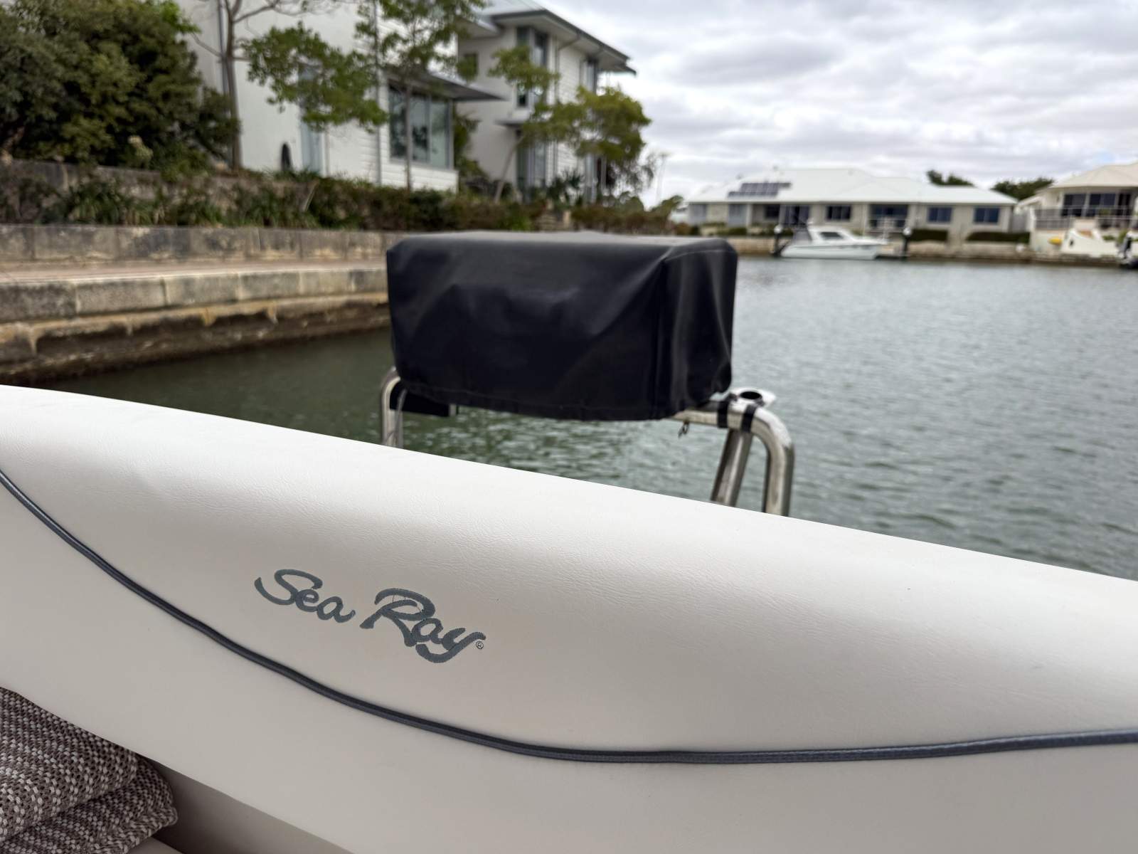2003 SEA RAY 260 SUNDANCER SPORTS CRUISER