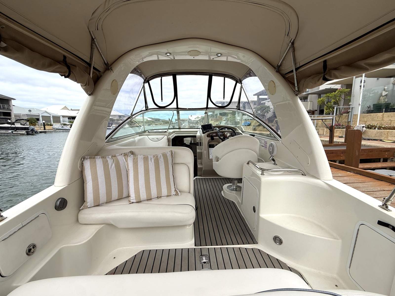 2003 SEA RAY 260 SUNDANCER SPORTS CRUISER