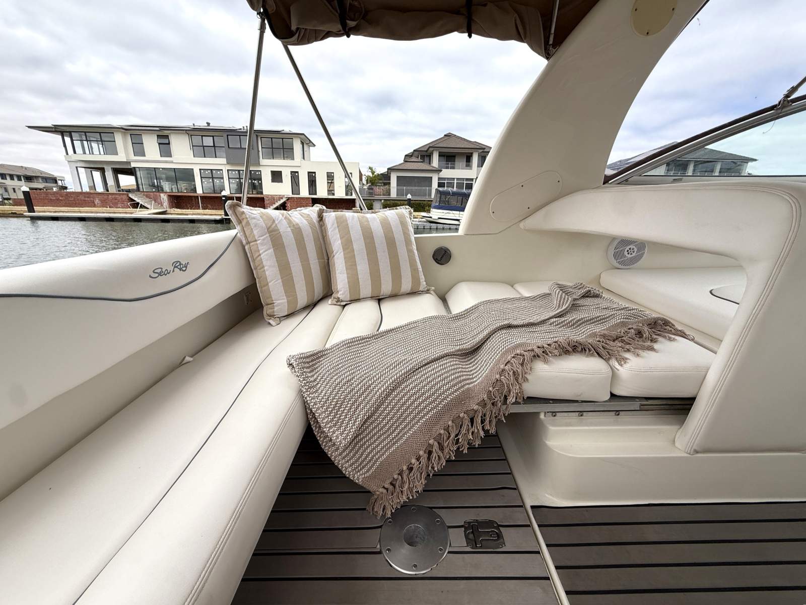 2003 SEA RAY 260 SUNDANCER SPORTS CRUISER