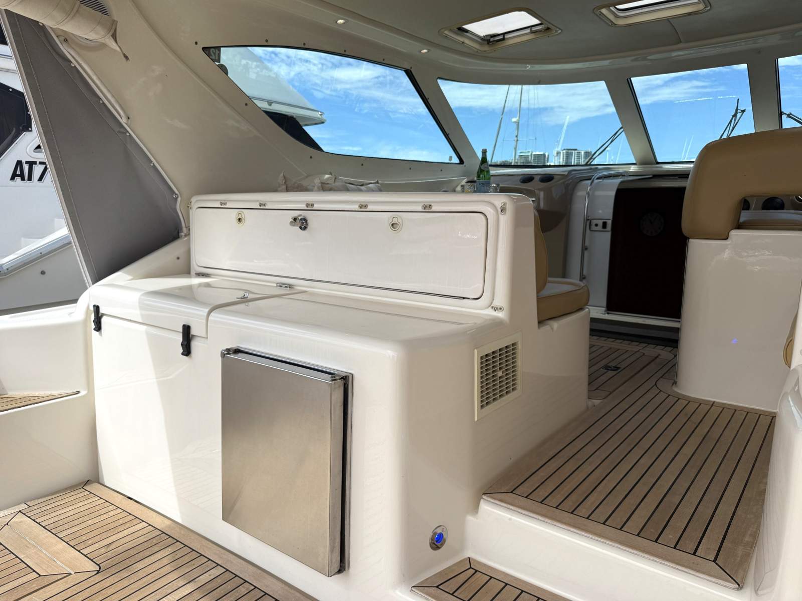 2001 RIVIERA 4000 OFFSHORE CRUISER