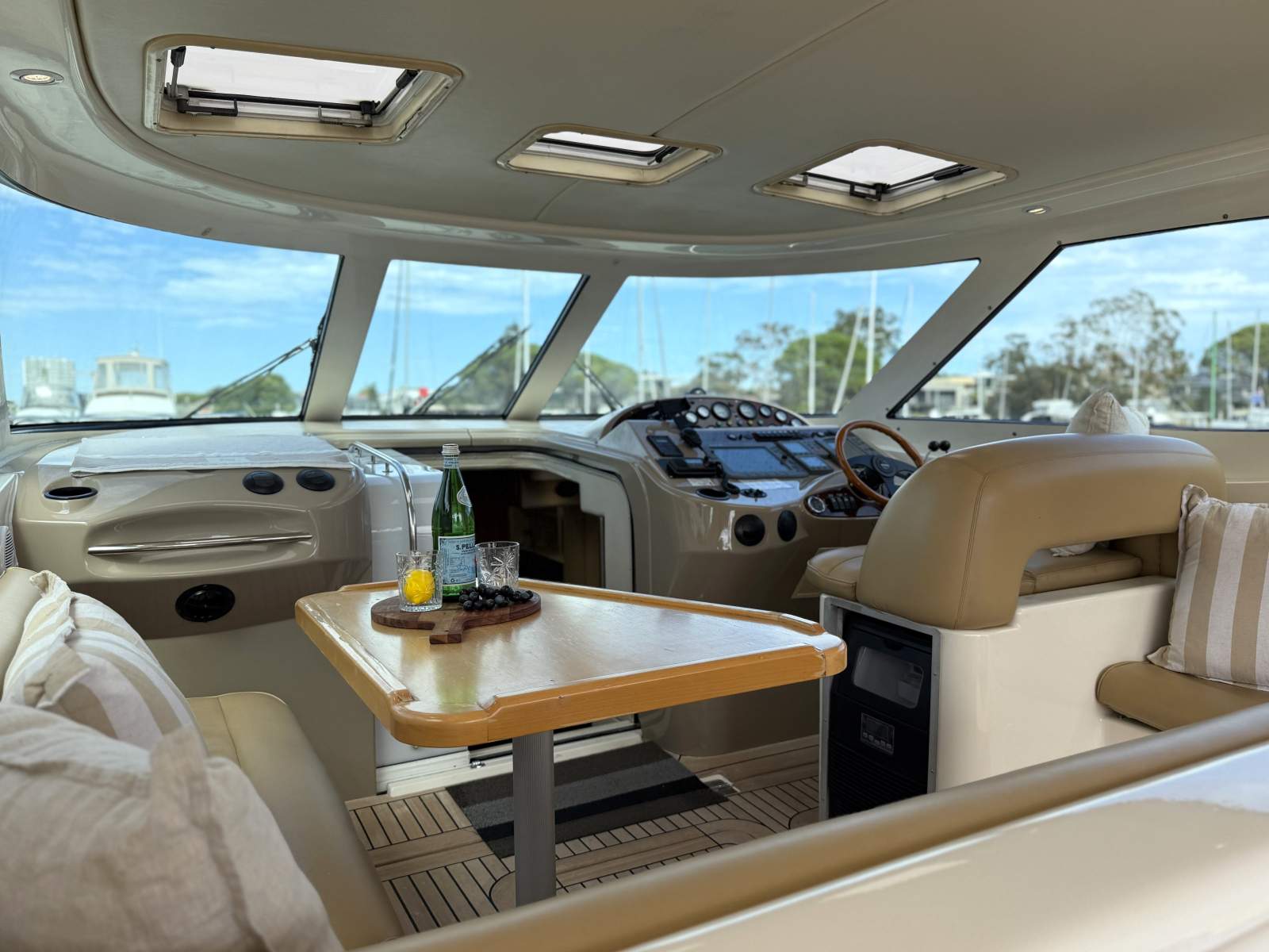 2001 RIVIERA 4000 OFFSHORE CRUISER