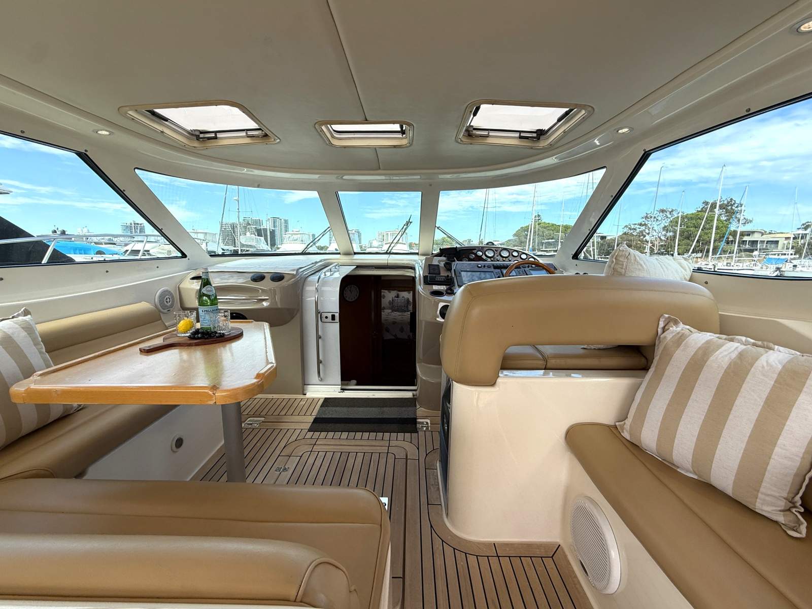 2001 RIVIERA 4000 OFFSHORE CRUISER