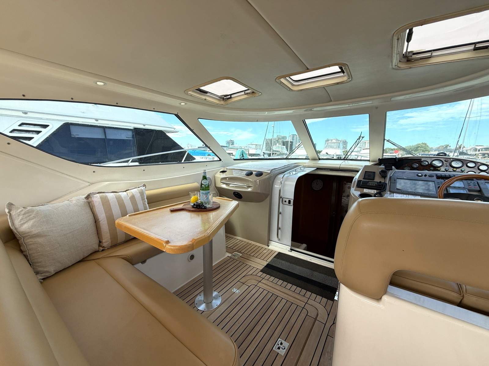 2001 RIVIERA 4000 OFFSHORE CRUISER