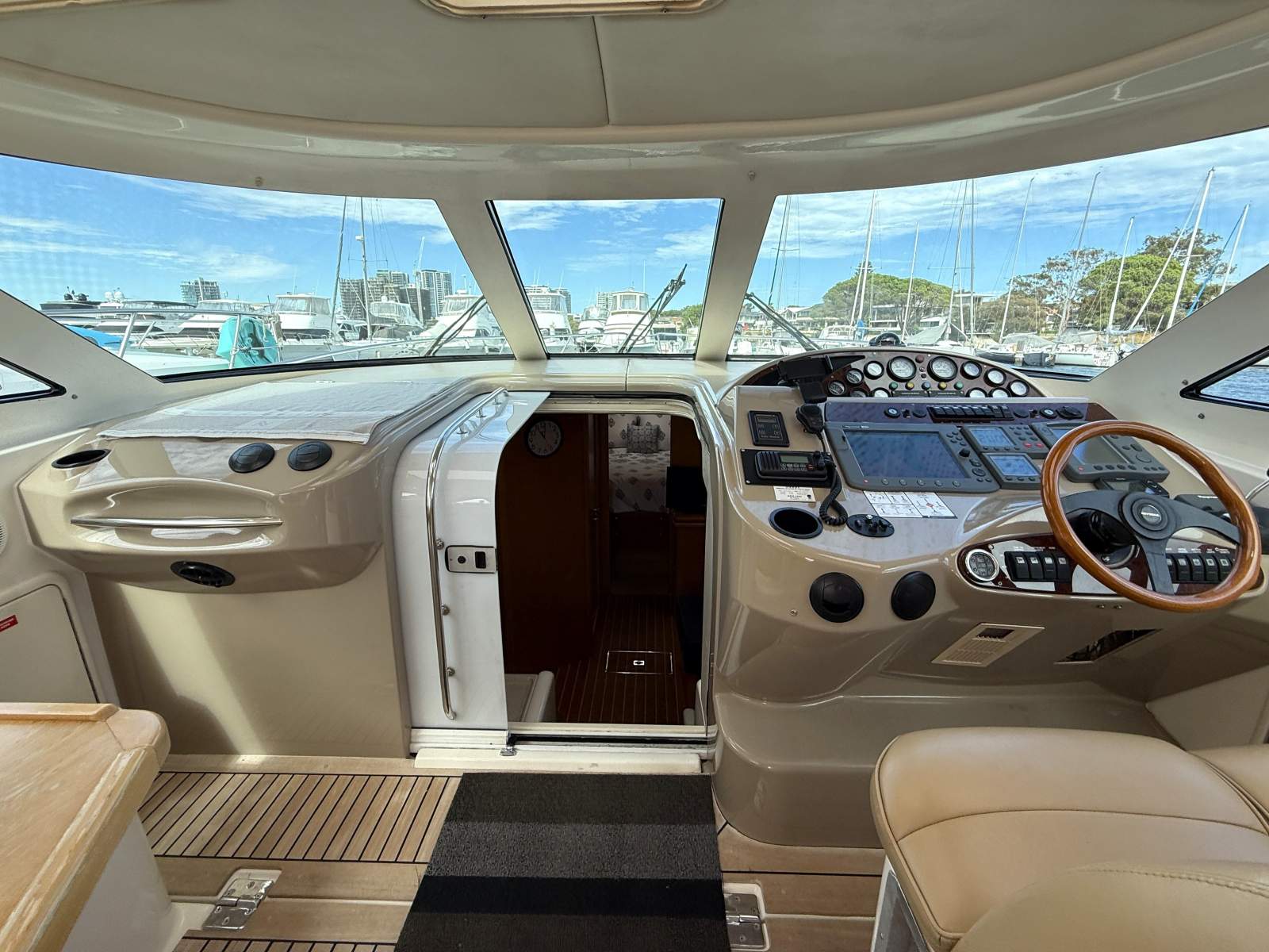 2001 RIVIERA 4000 OFFSHORE CRUISER