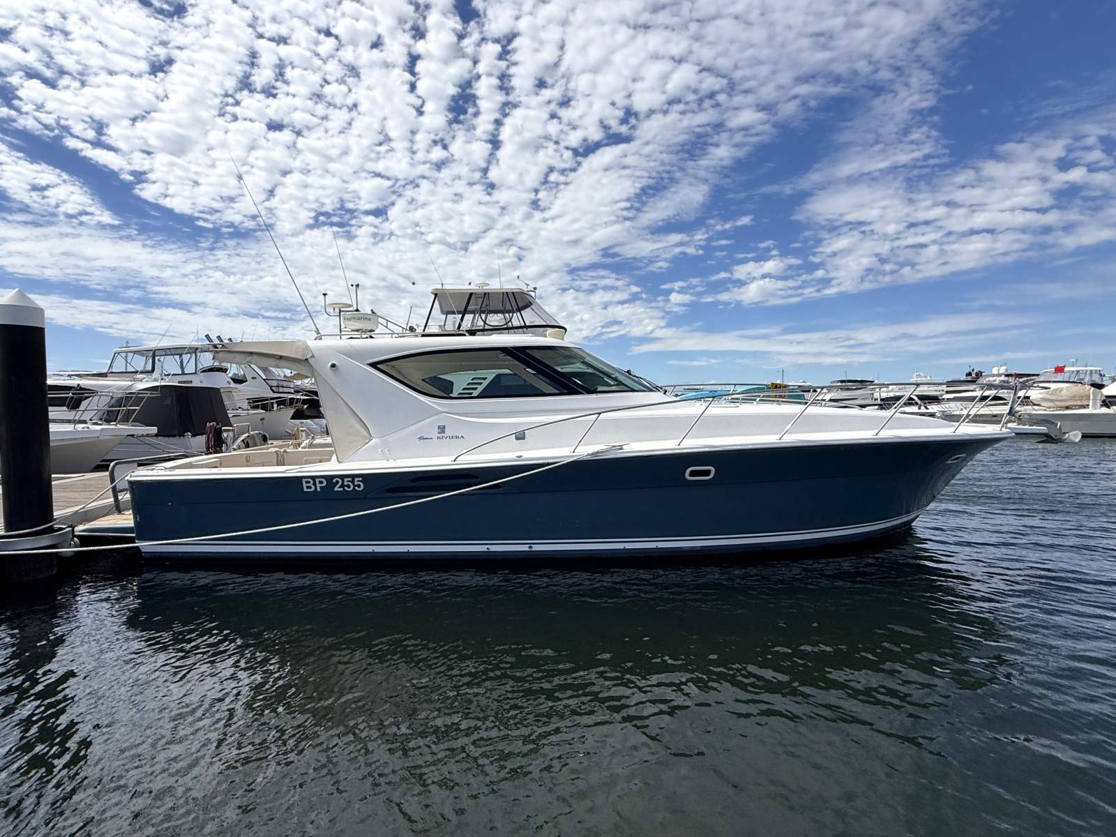 2001 RIVIERA 4000 OFFSHORE CRUISER