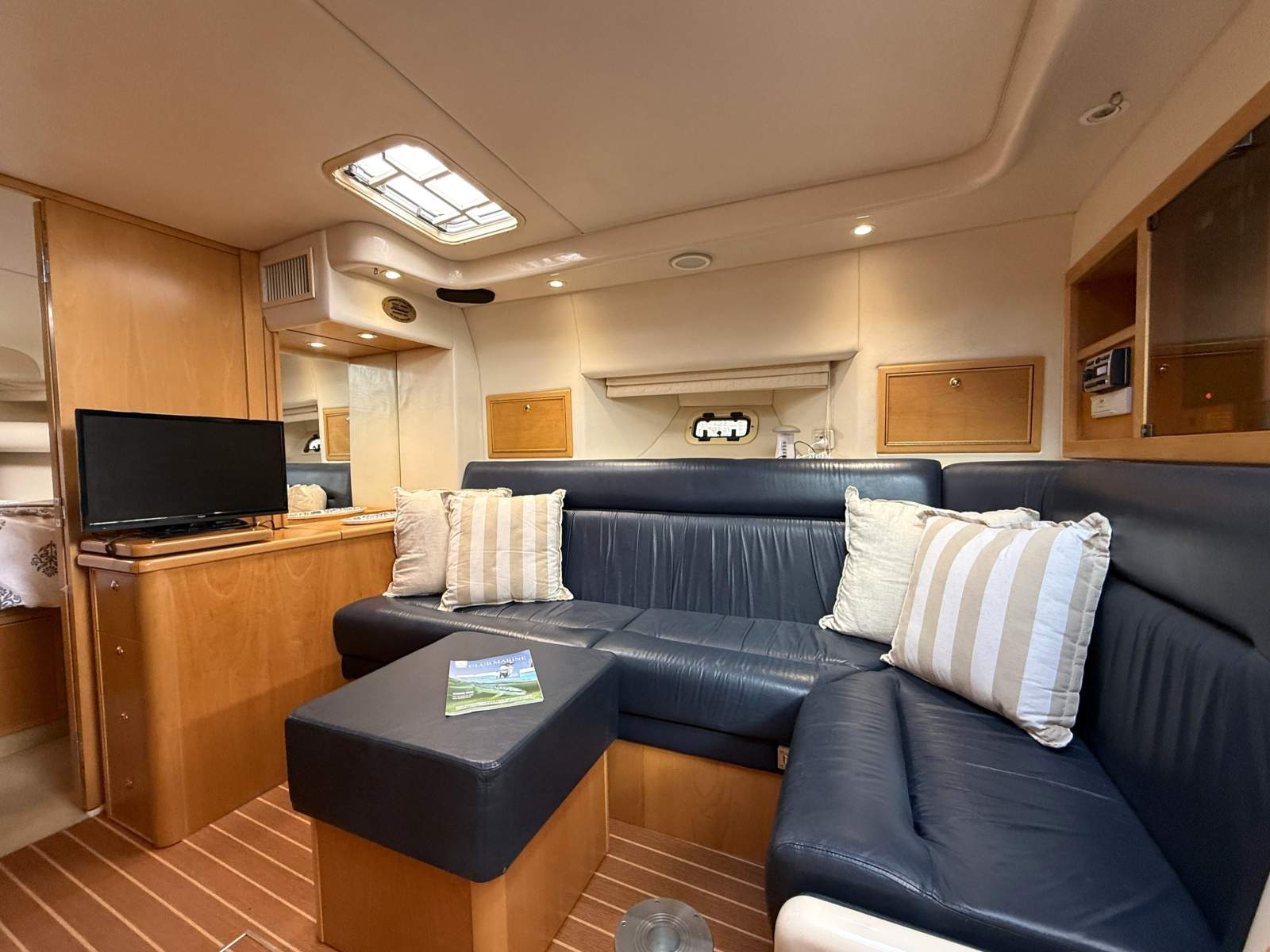 2001 RIVIERA 4000 OFFSHORE CRUISER
