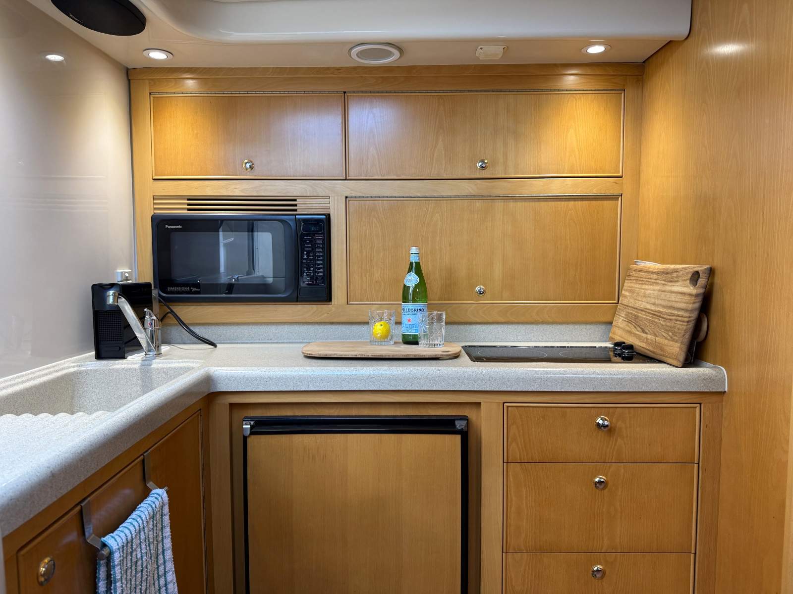 2001 RIVIERA 4000 OFFSHORE CRUISER