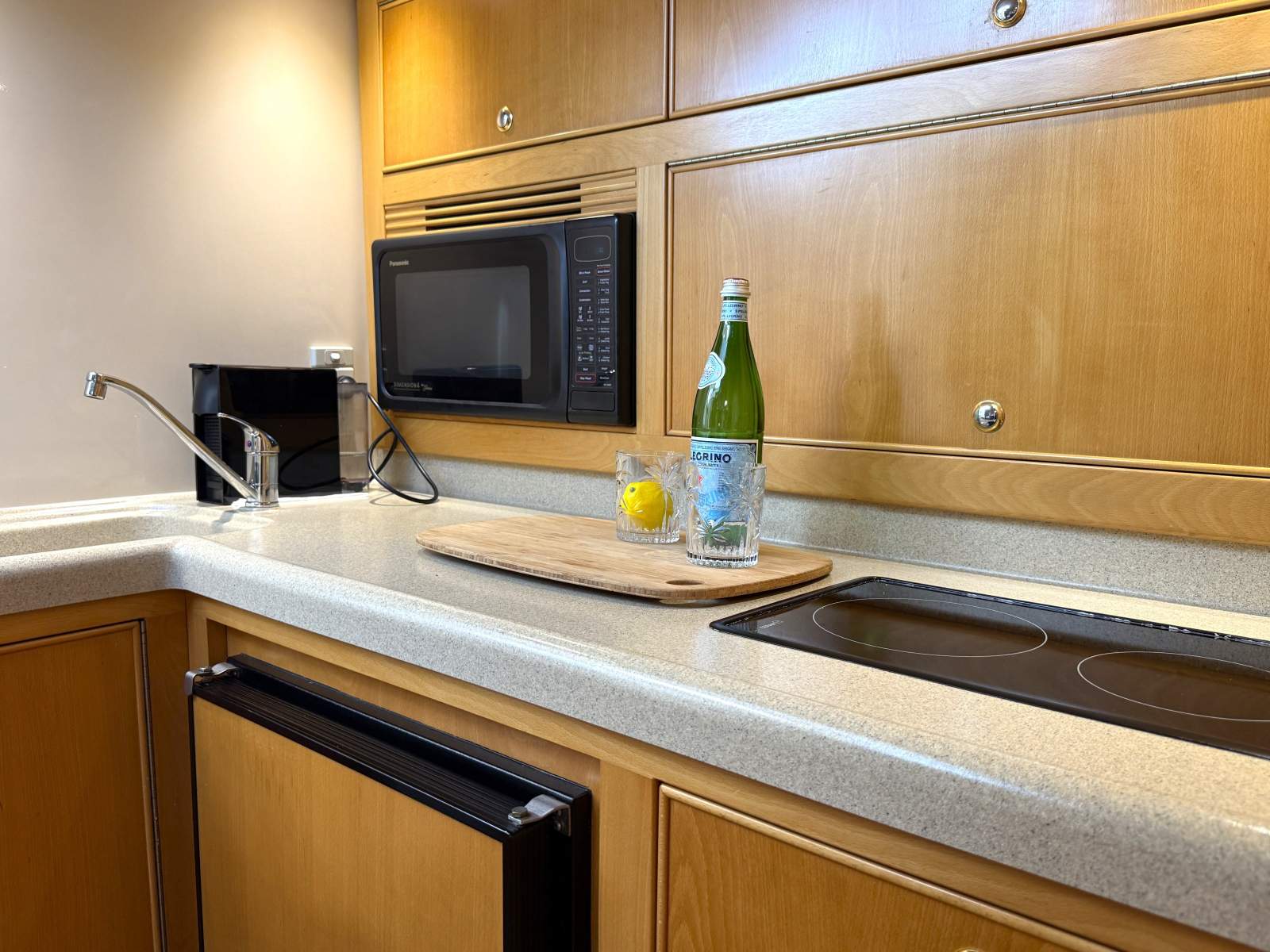2001 RIVIERA 4000 OFFSHORE CRUISER