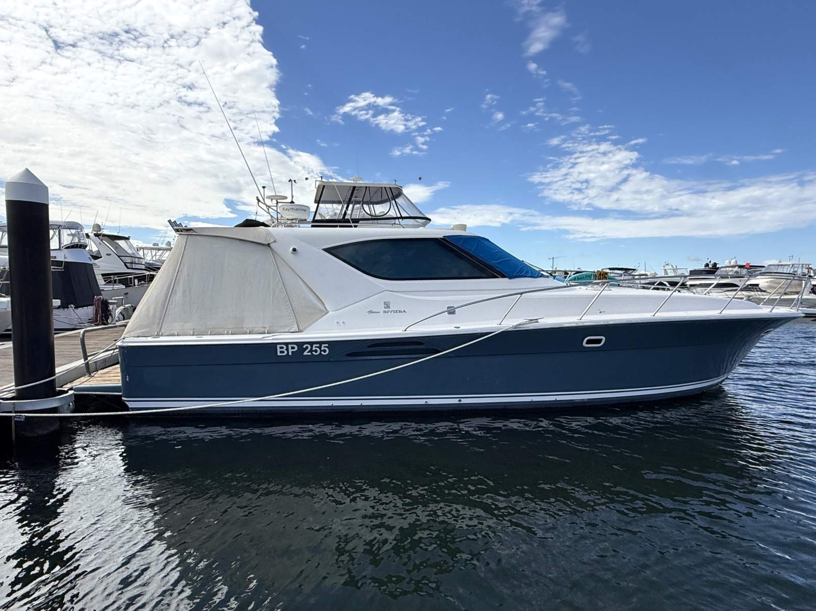 2001 RIVIERA 4000 OFFSHORE CRUISER