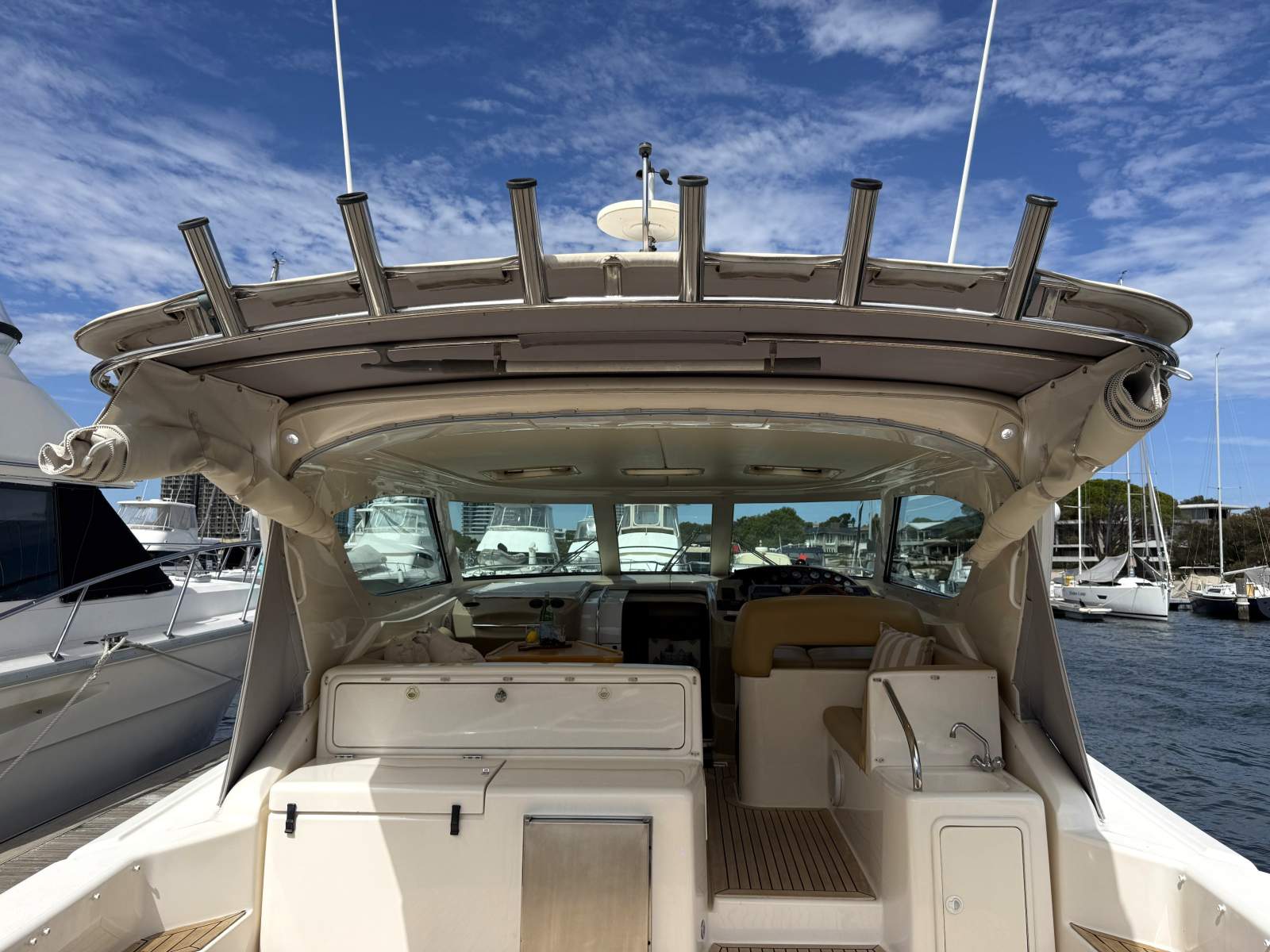 2001 RIVIERA 4000 OFFSHORE CRUISER