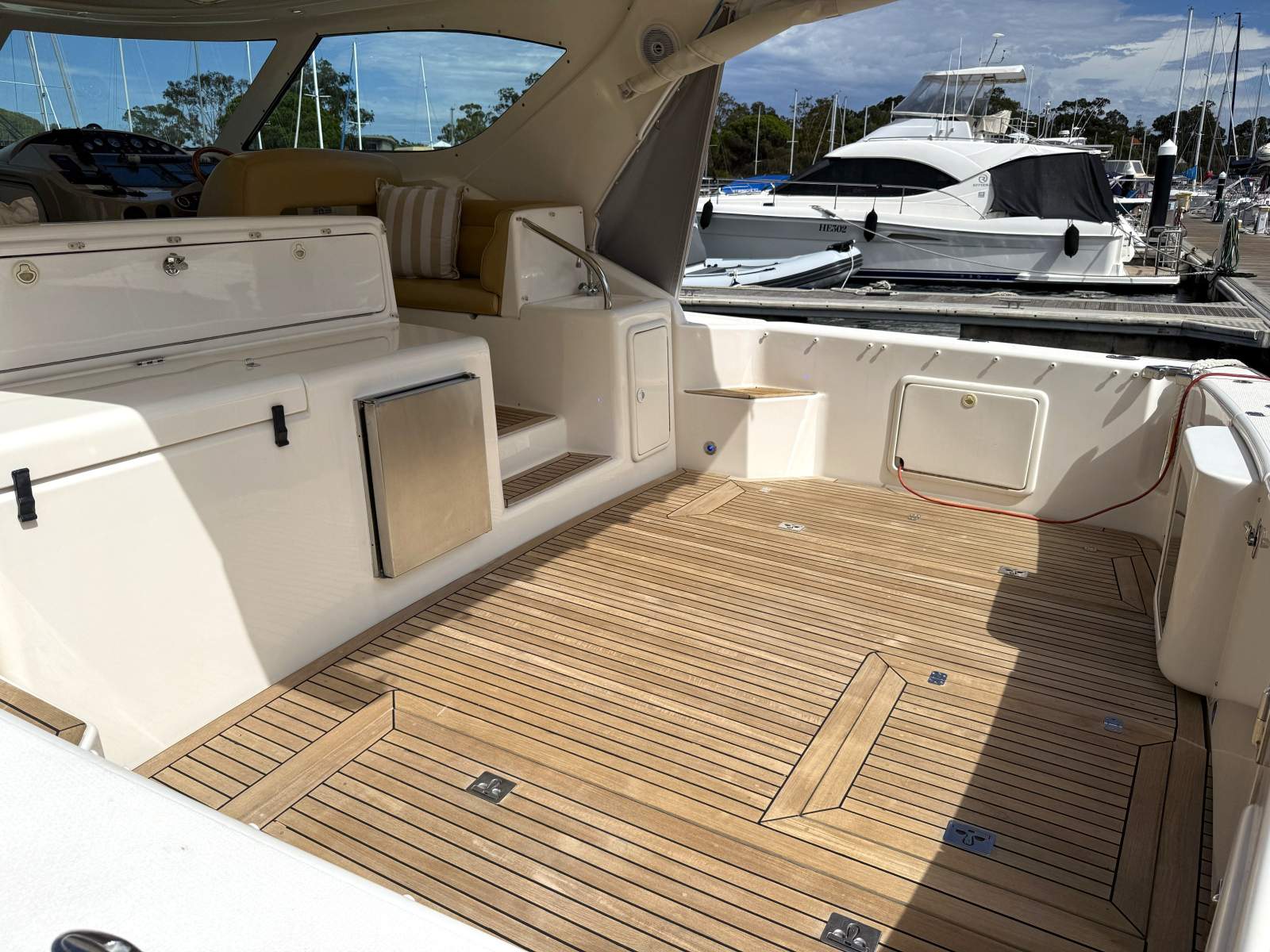 2001 RIVIERA 4000 OFFSHORE CRUISER