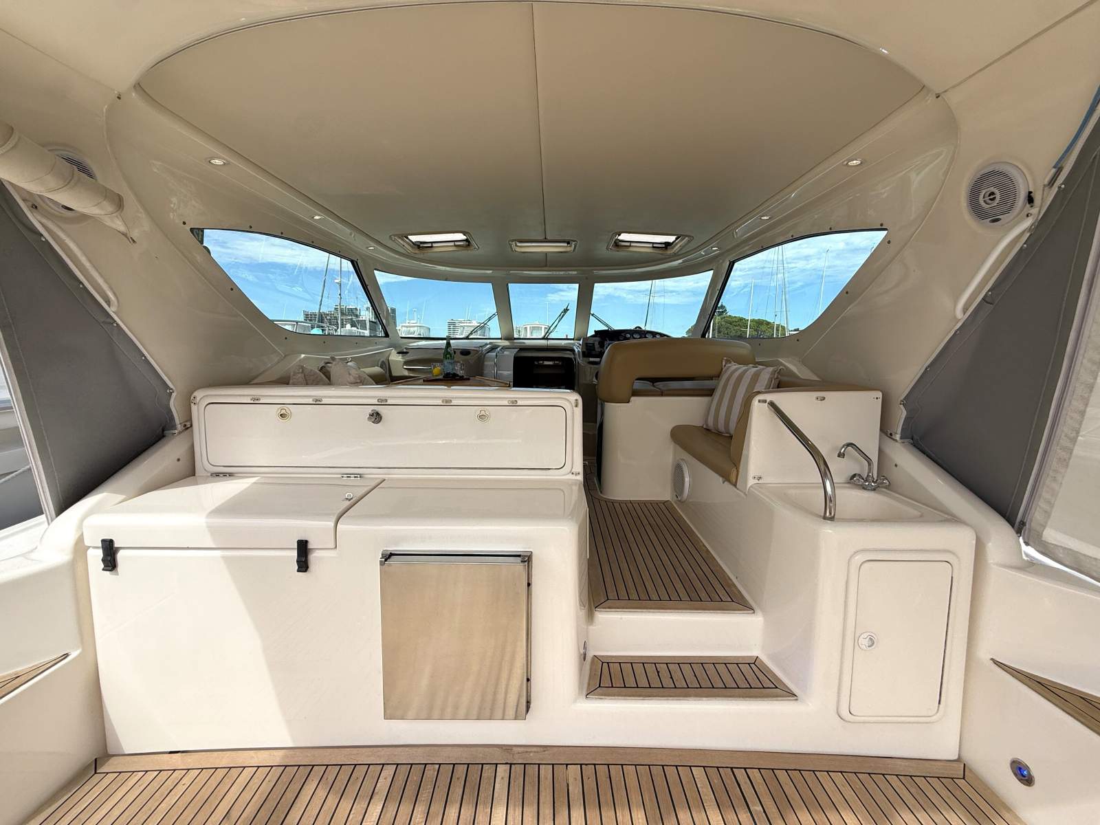 2001 RIVIERA 4000 OFFSHORE CRUISER