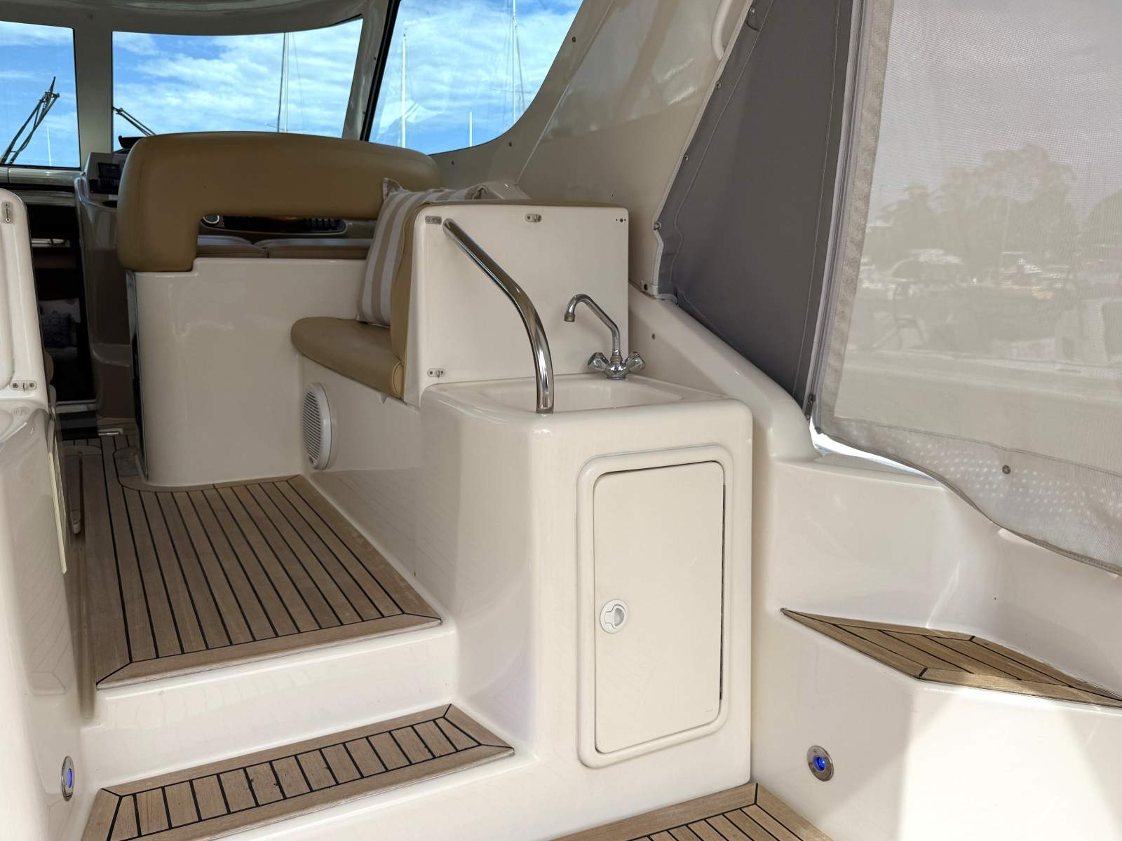 2001 RIVIERA 4000 OFFSHORE CRUISER