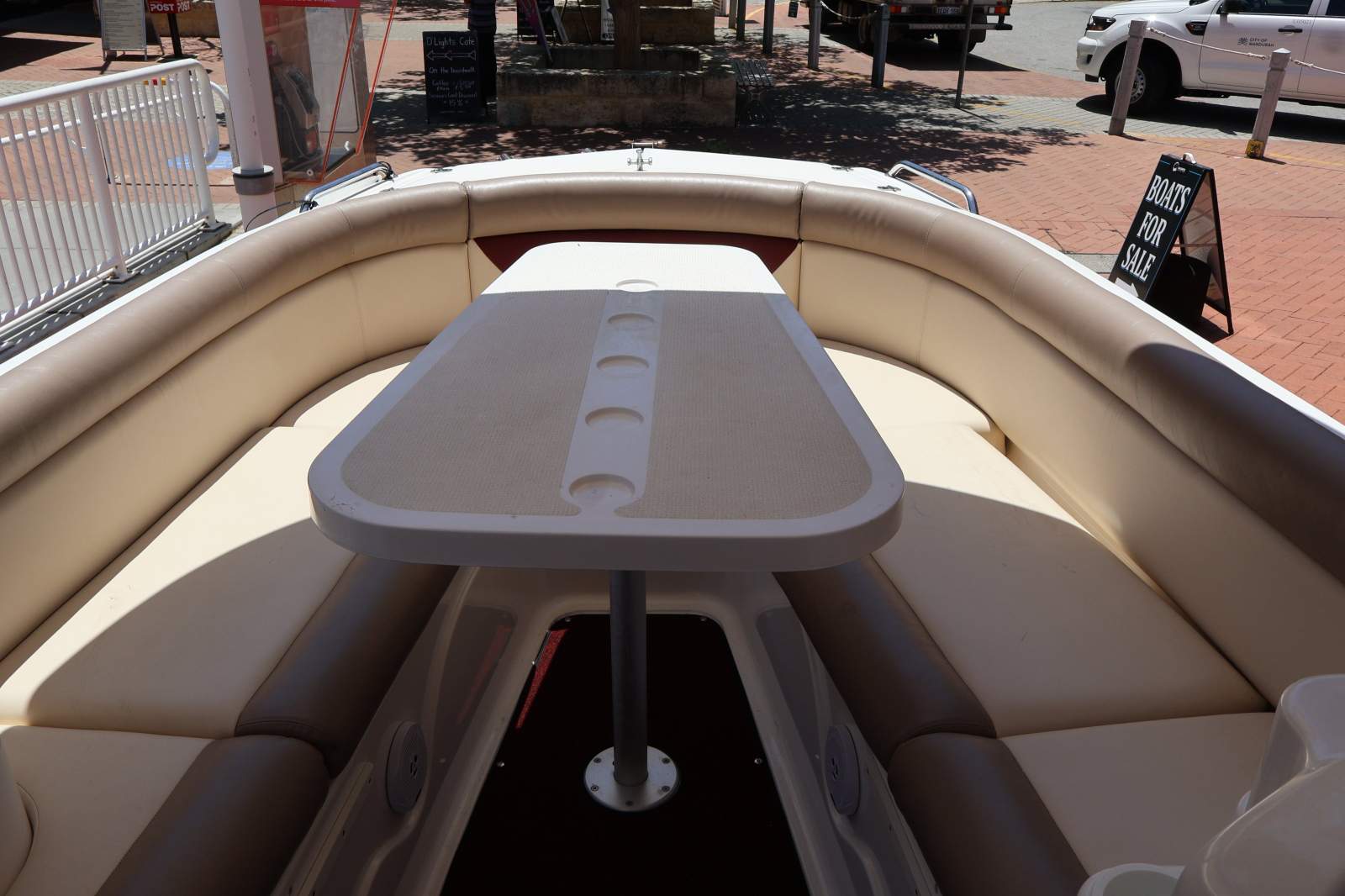 2010 SOUTH BEACH 240 VACATIONER CRUISER