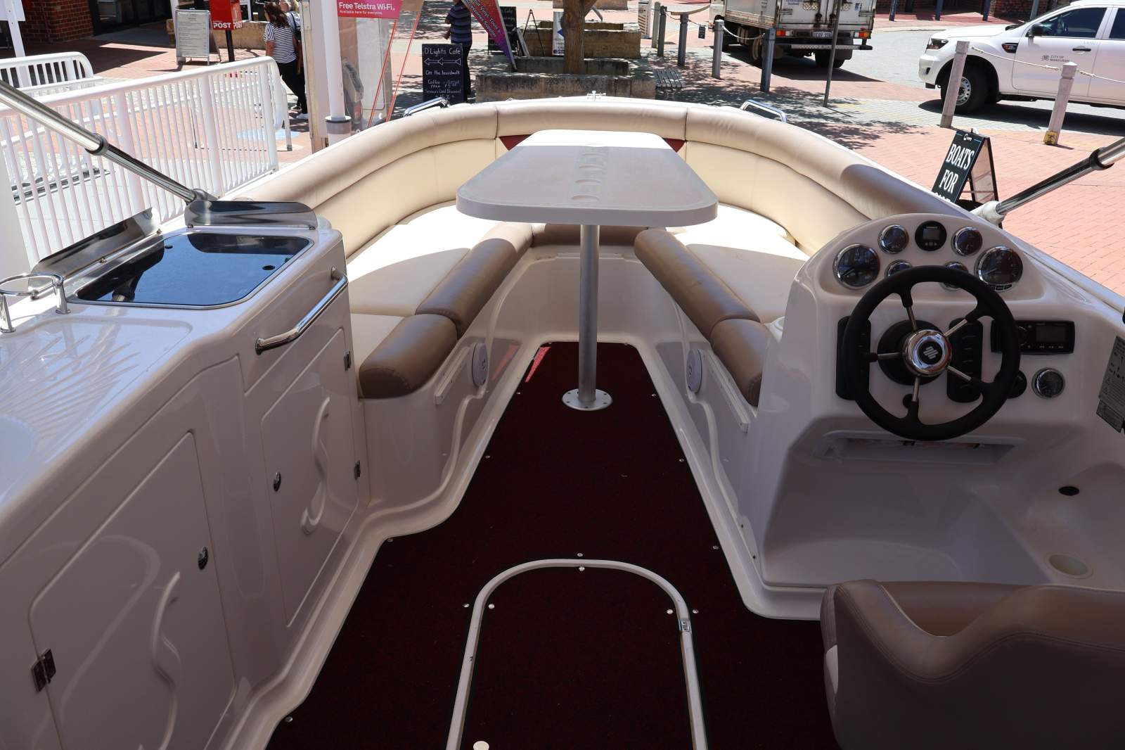 2010 SOUTH BEACH 240 VACATIONER CRUISER