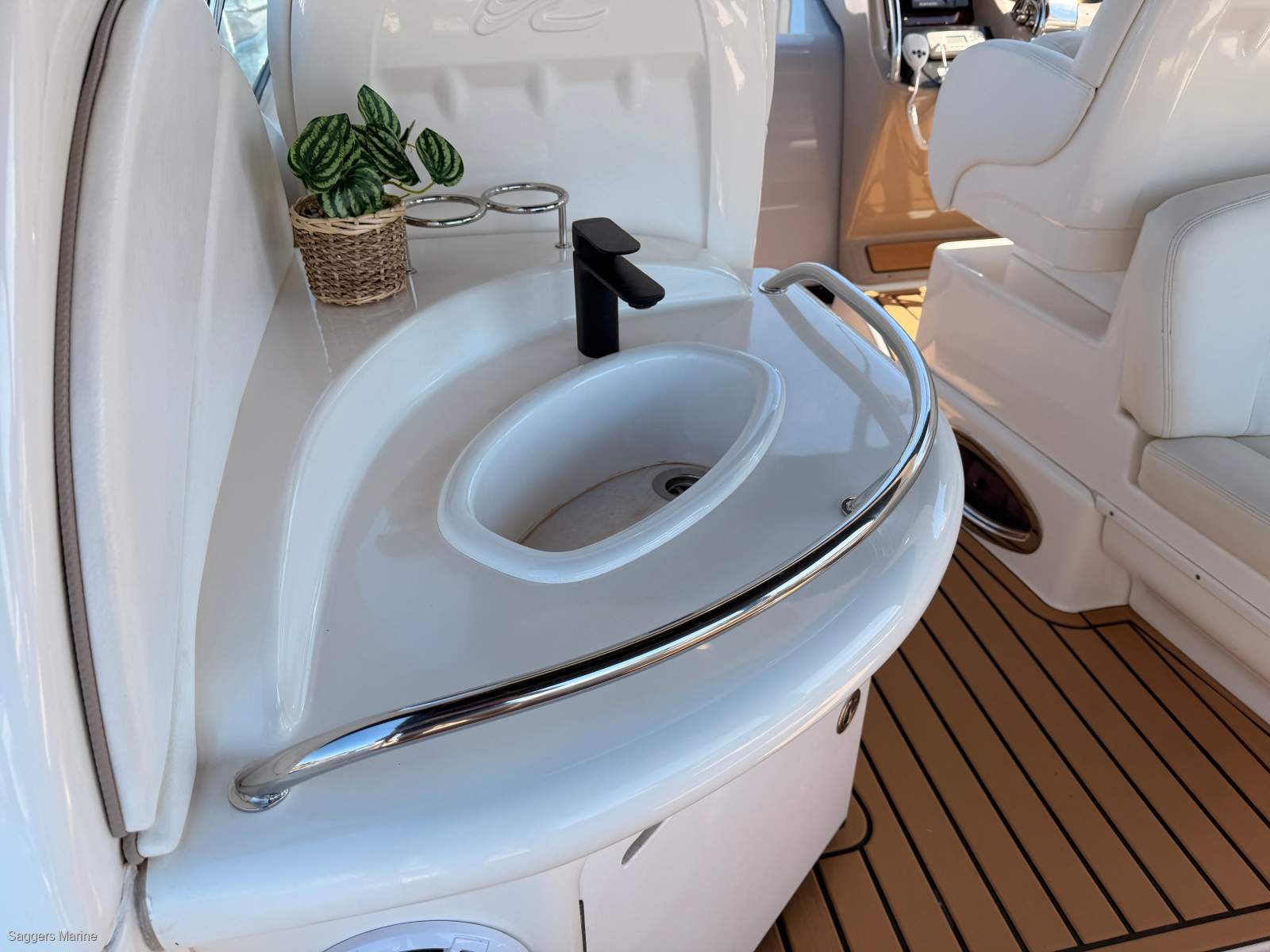 2005 SEA RAY 375 SUNDANCER CRUISER