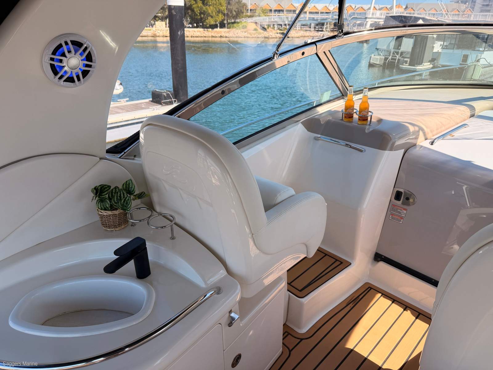 2005 SEA RAY 375 SUNDANCER CRUISER