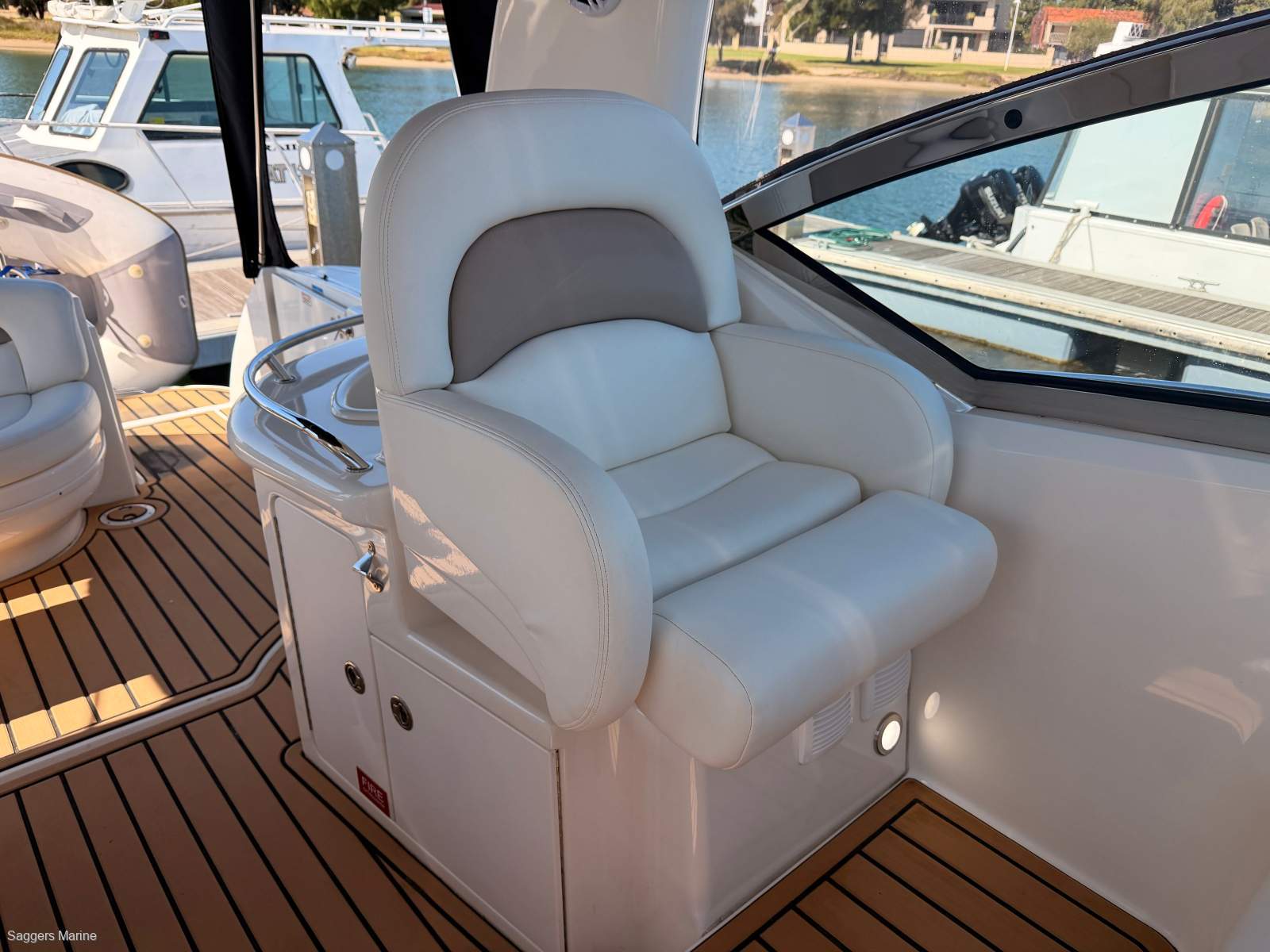 2005 SEA RAY 375 SUNDANCER CRUISER