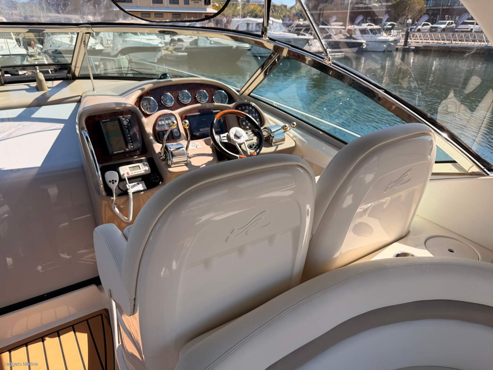 2005 SEA RAY 375 SUNDANCER CRUISER