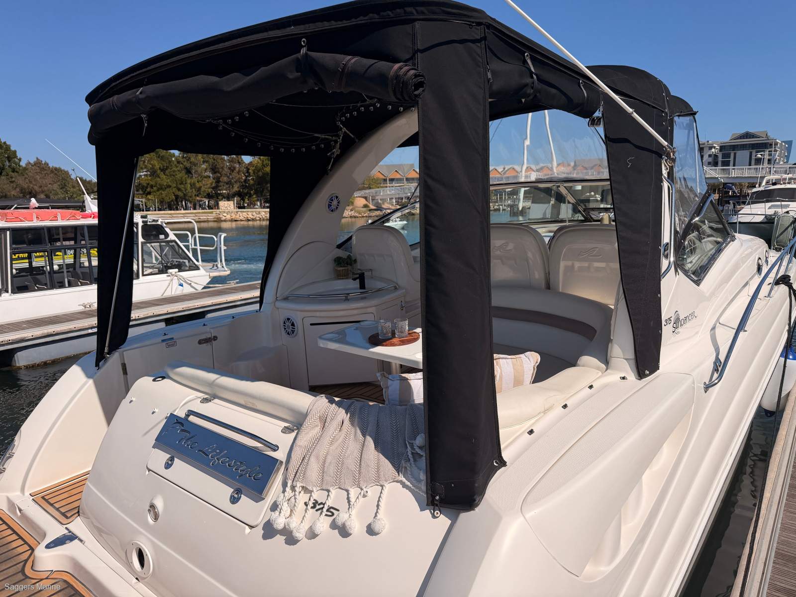 2005 SEA RAY 375 SUNDANCER CRUISER