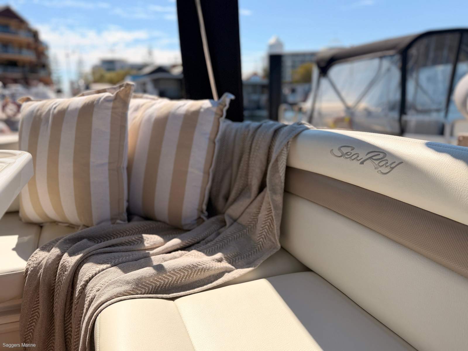 2005 SEA RAY 375 SUNDANCER CRUISER