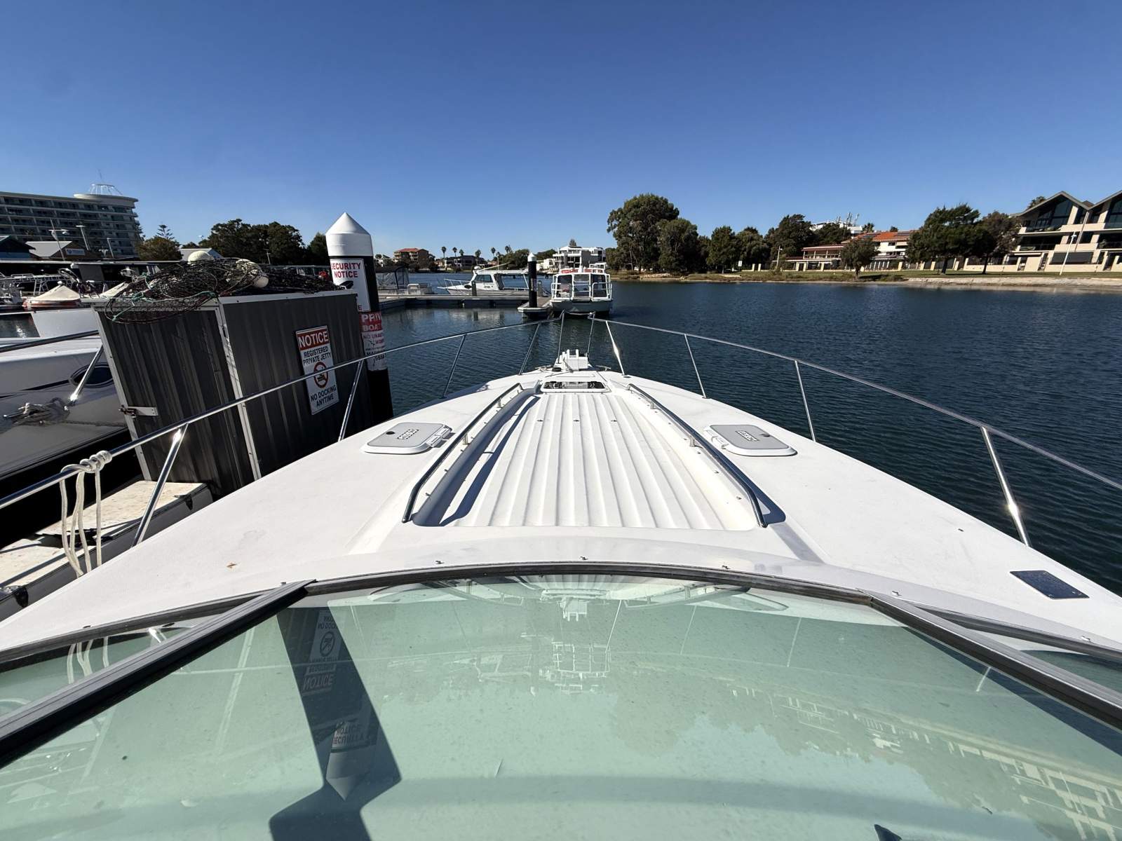 1998 REGAL 32 CABIN CRUISER