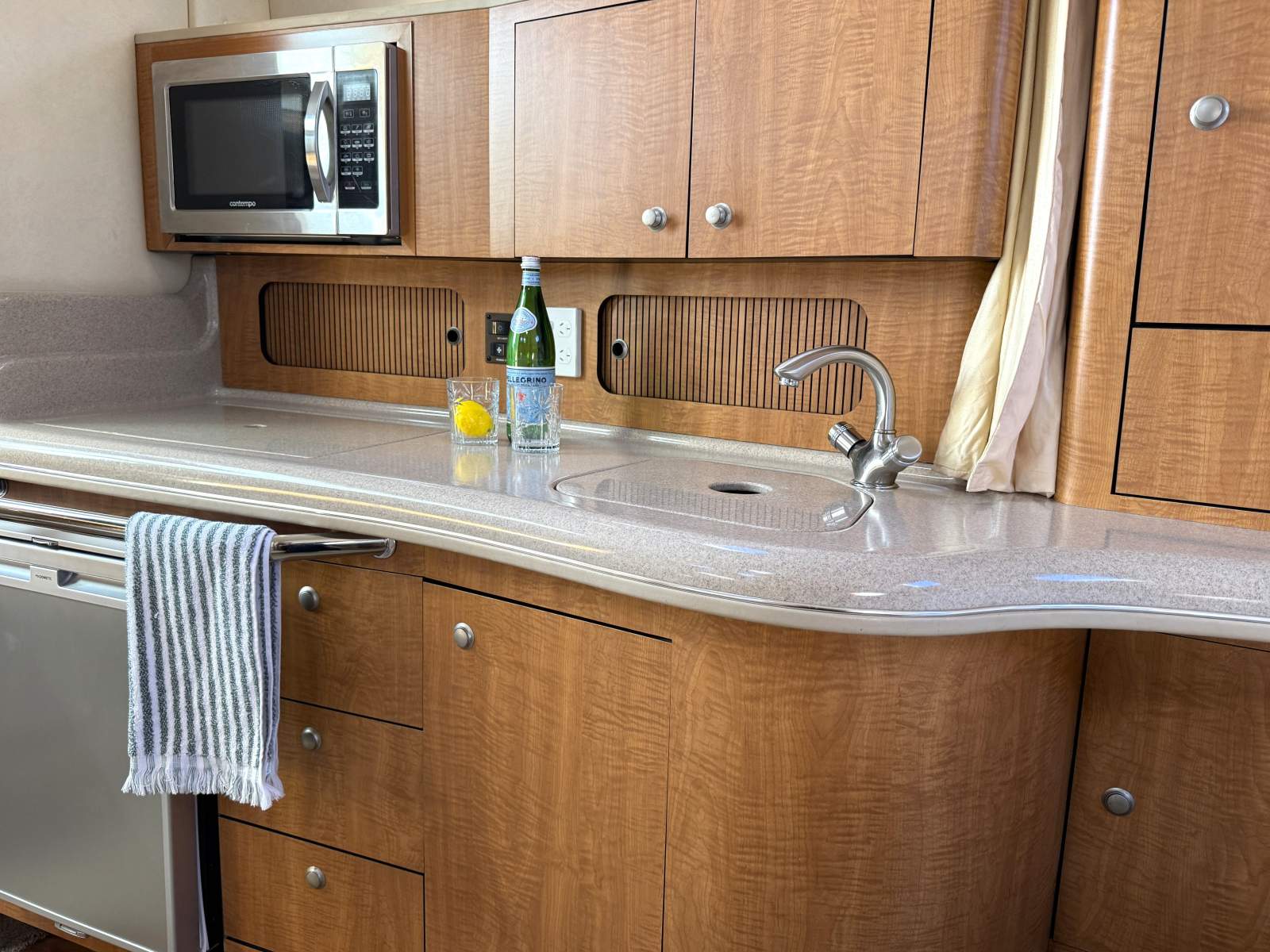 2006 SEA RAY 355 SUNDANCER CRUISER
