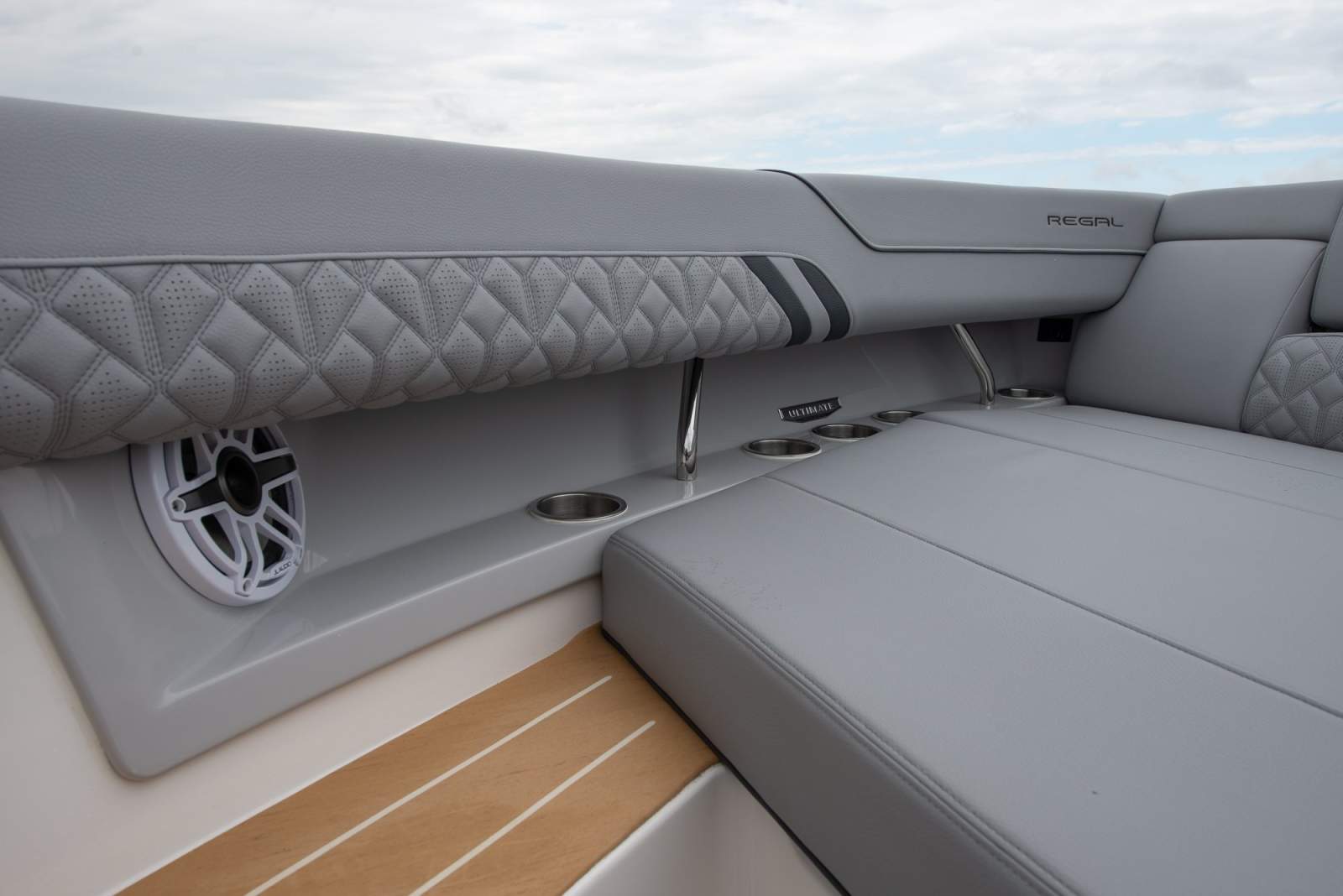 2006 REGAL 34 SAV BOWRIDER