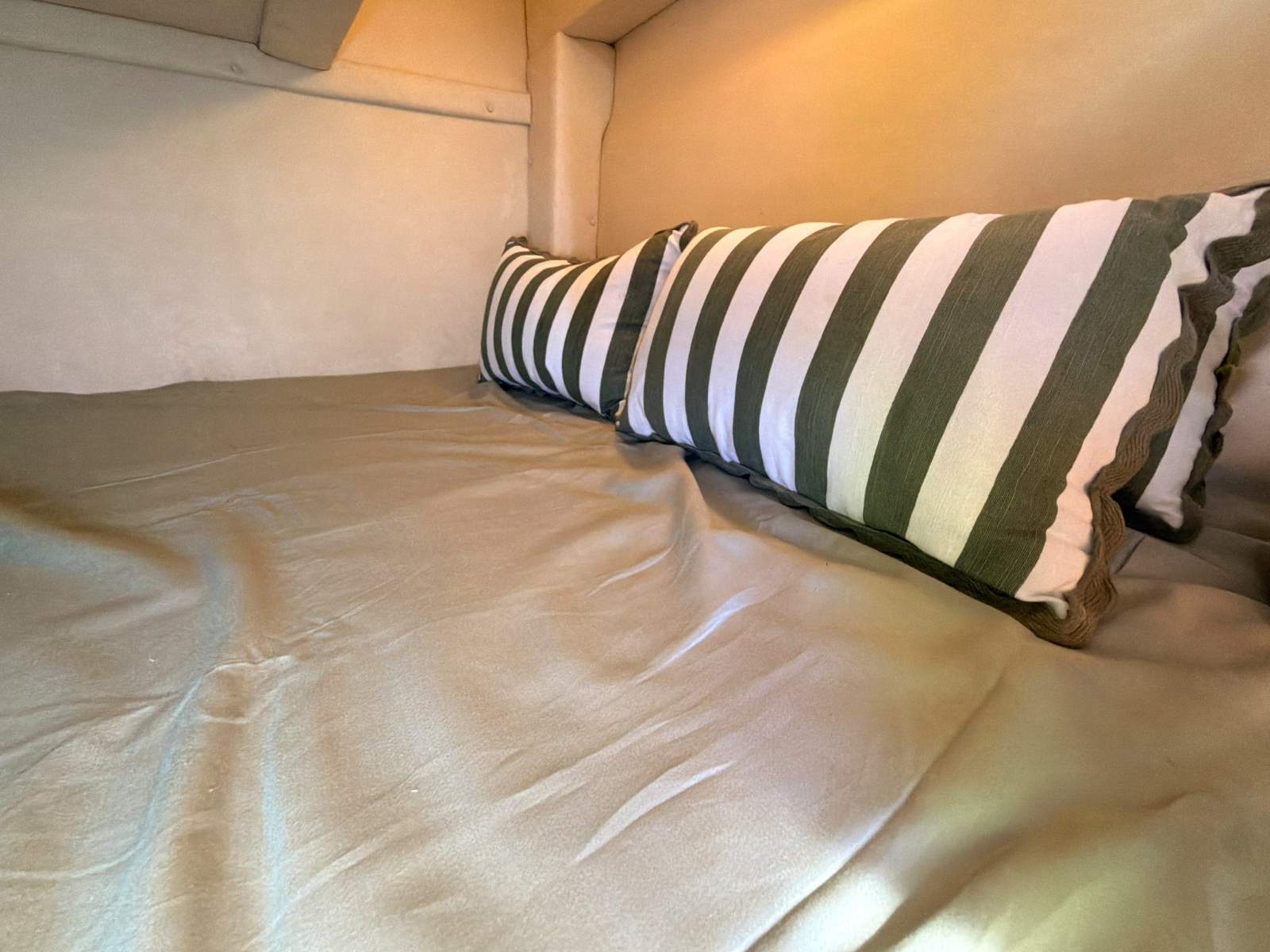 2007 SEA RAY 245 SUNDANCER CRUISER