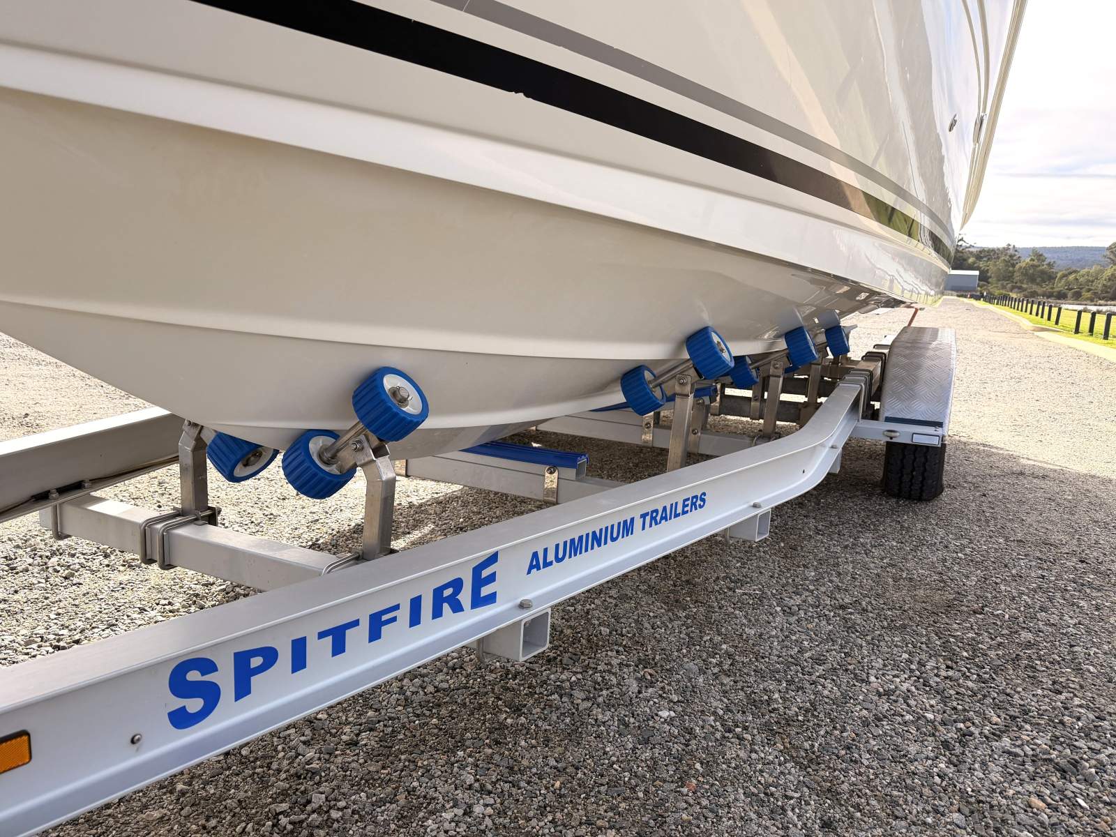 2007 SEA RAY 245 SUNDANCER CRUISER