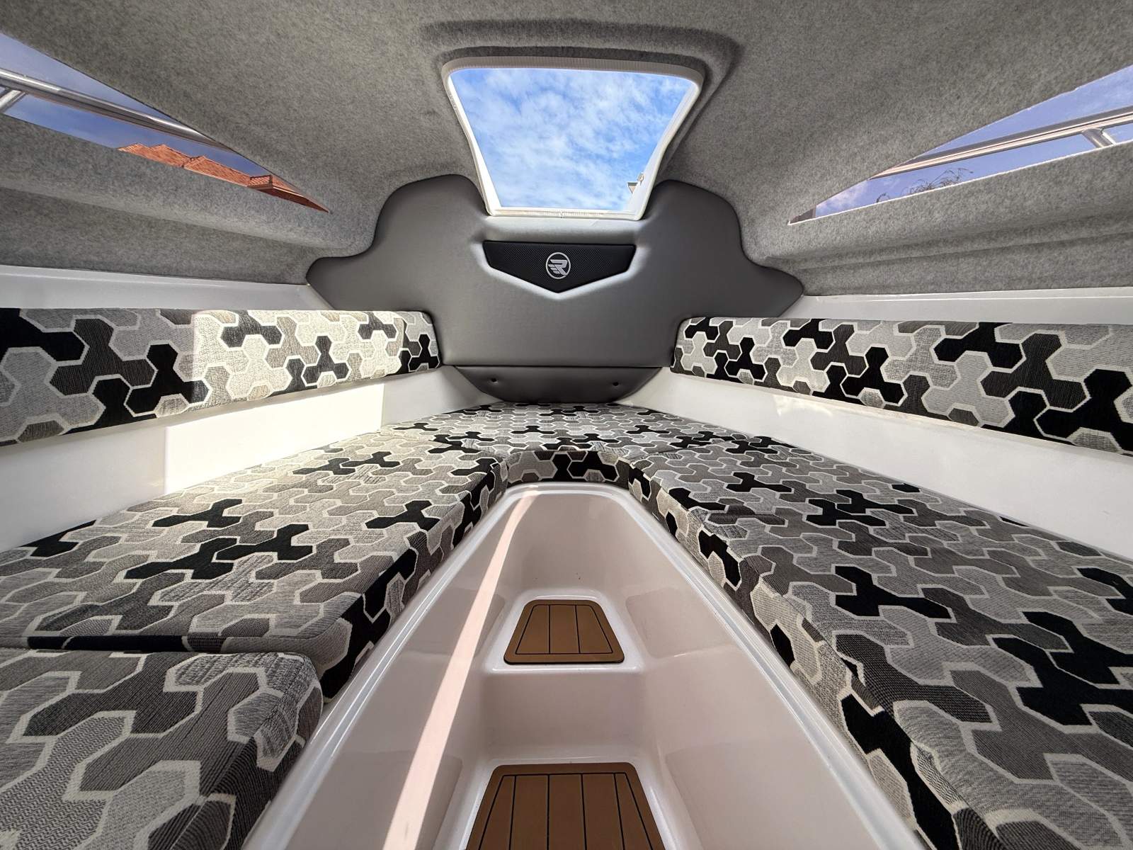 2023 REVIVAL 640 WEEKENDER CRUISER