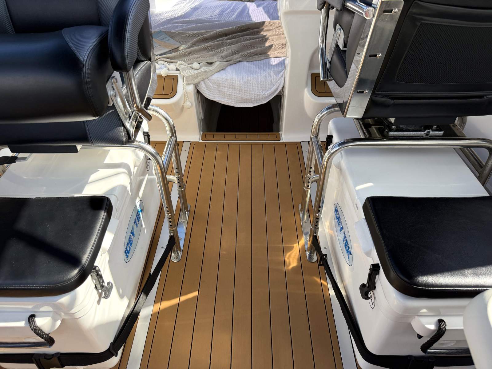 2023 REVIVAL 640 WEEKENDER CRUISER