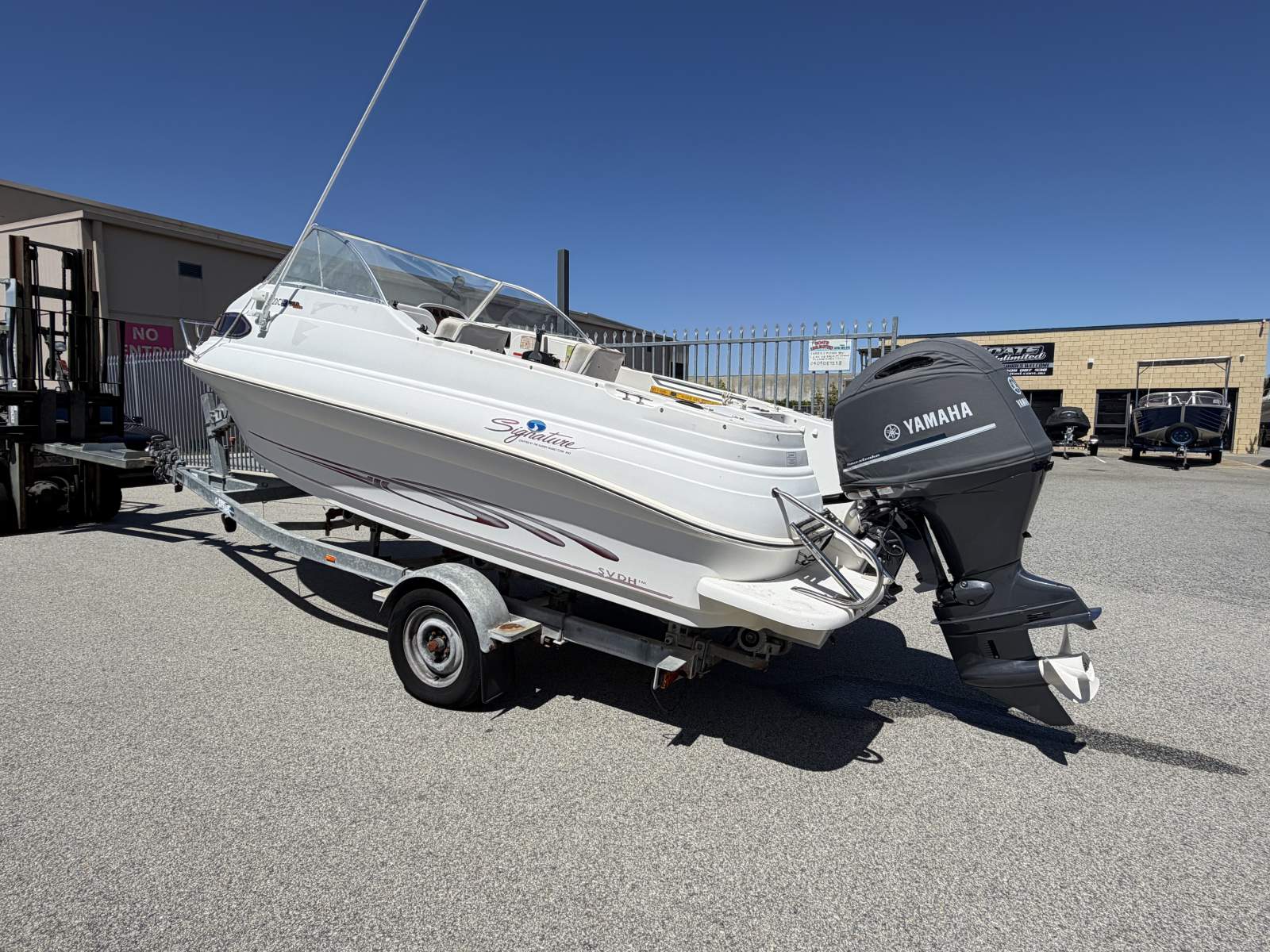 2001 HAINES SIGNATURE 520 C CUDDY CABIN