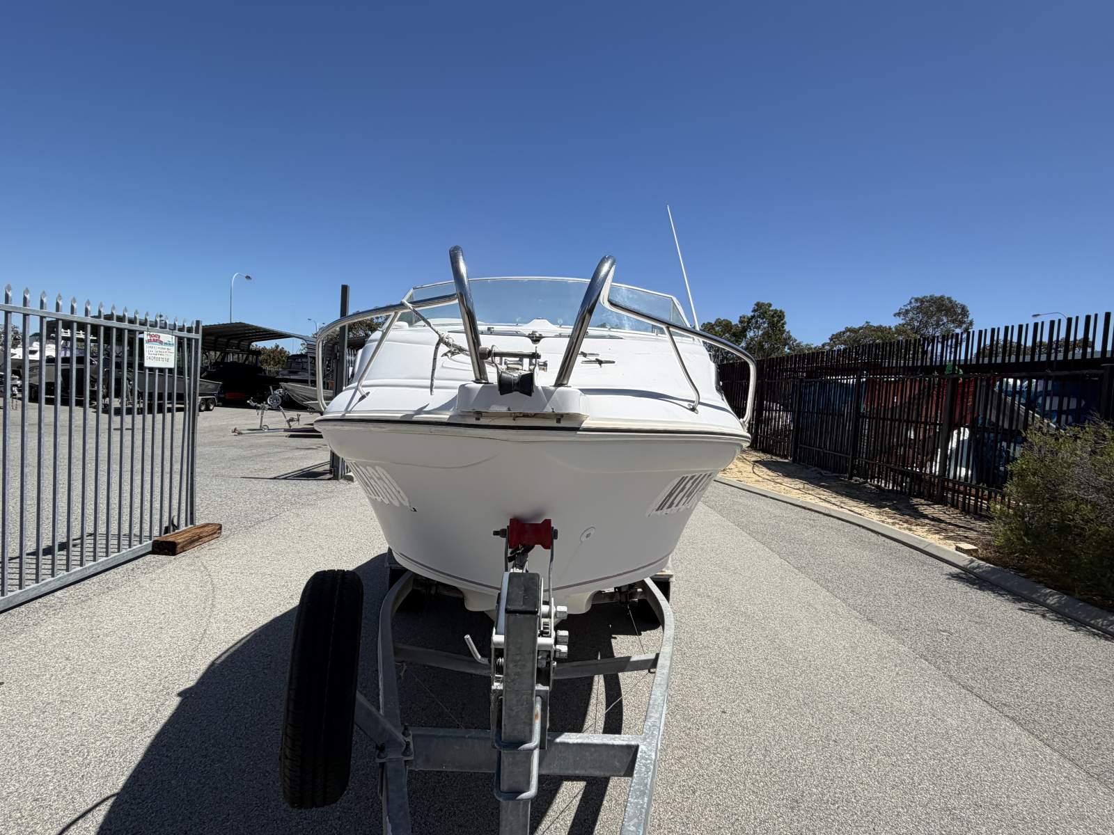2001 HAINES SIGNATURE 520 C CUDDY CABIN