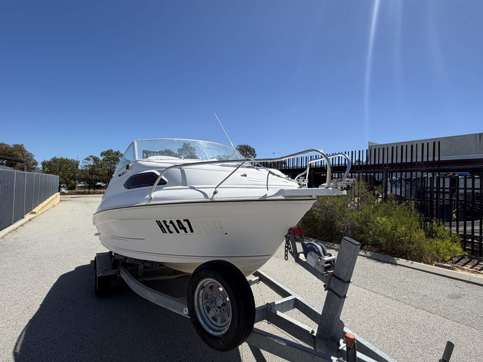 2001 HAINES SIGNATURE 520 C CUDDY CABIN