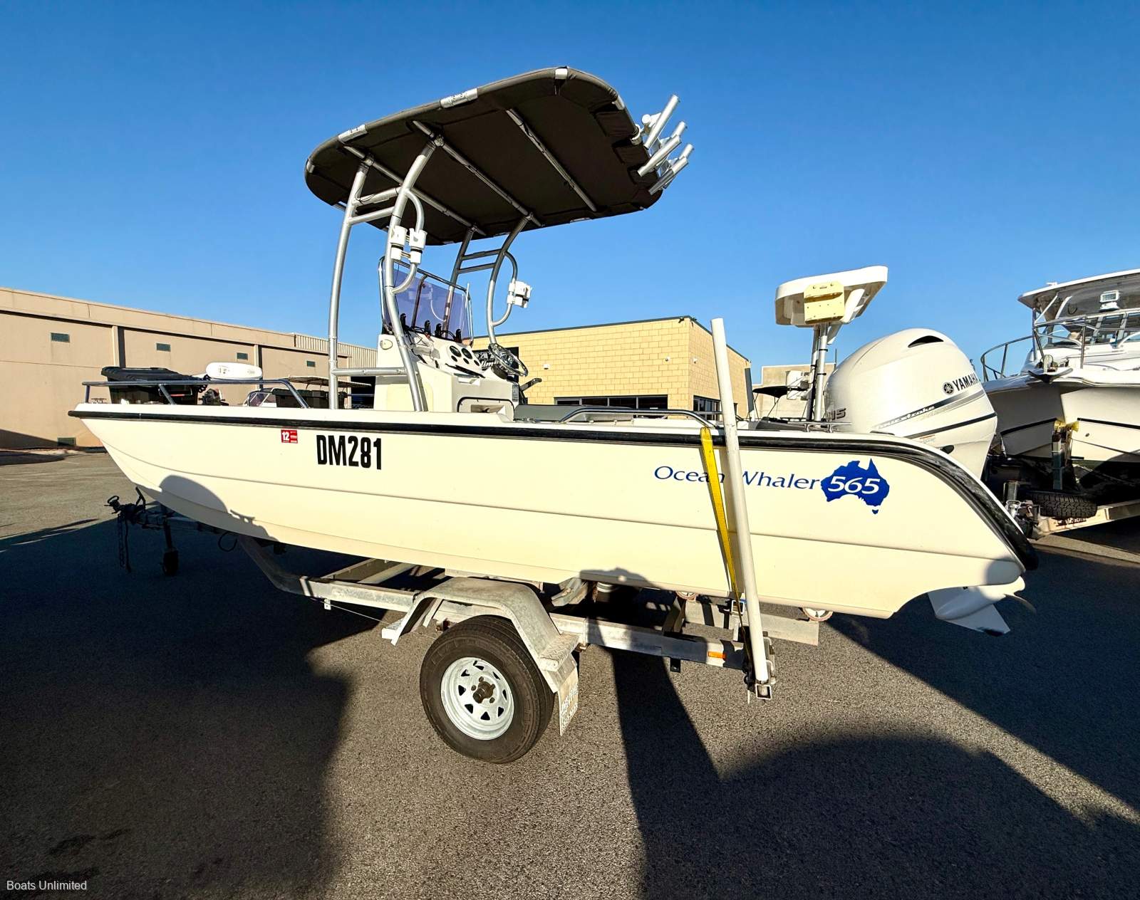 2009 OCEAN WHALER 565 OFFSHORE CENTRE CONSOLE