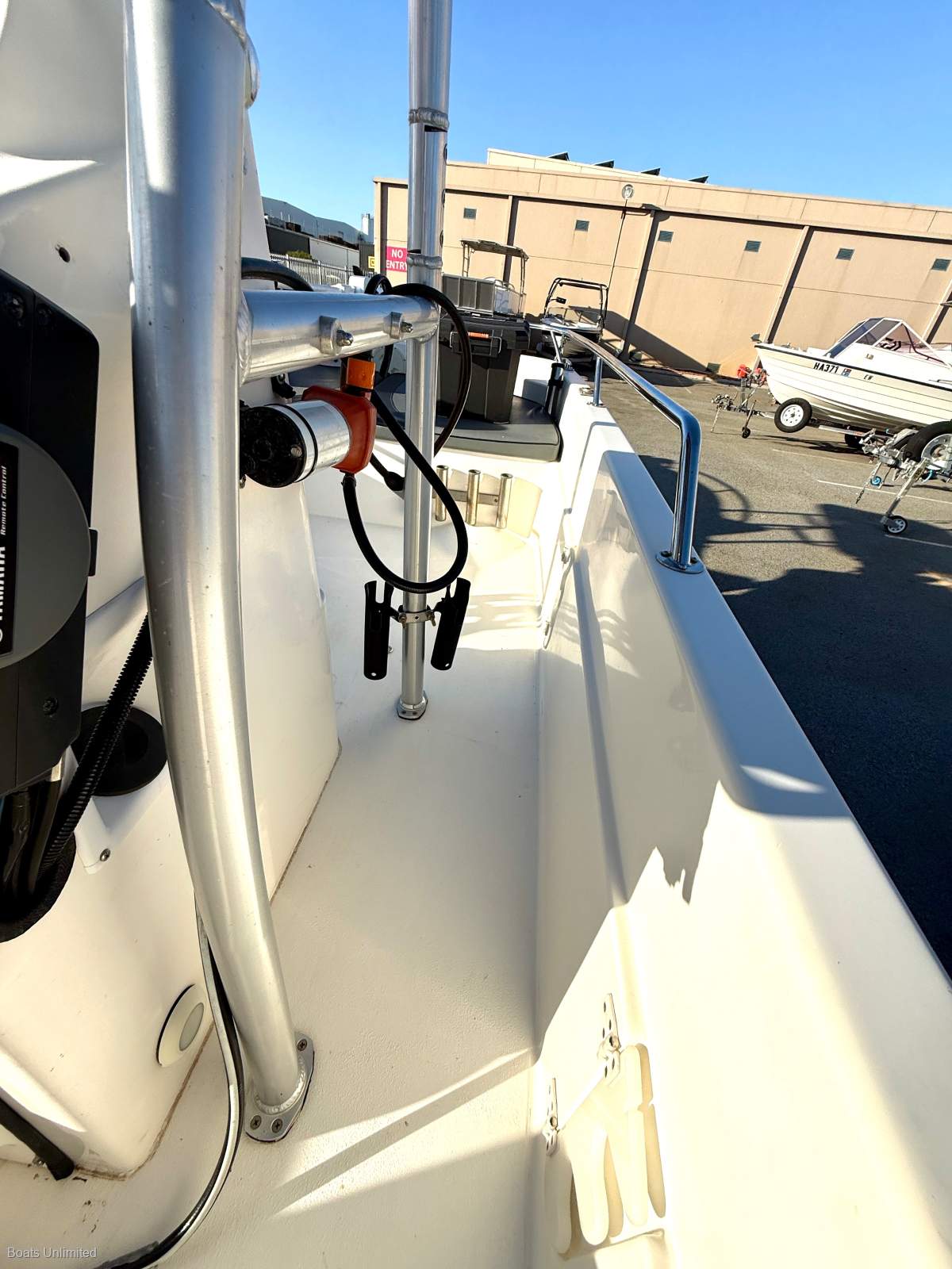 2009 OCEAN WHALER 565 OFFSHORE CENTRE CONSOLE