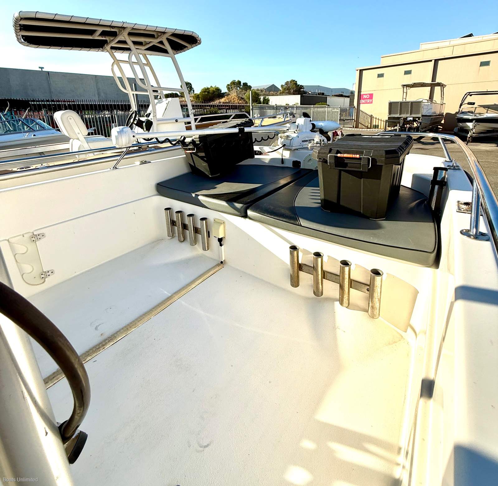 2009 OCEAN WHALER 565 OFFSHORE CENTRE CONSOLE