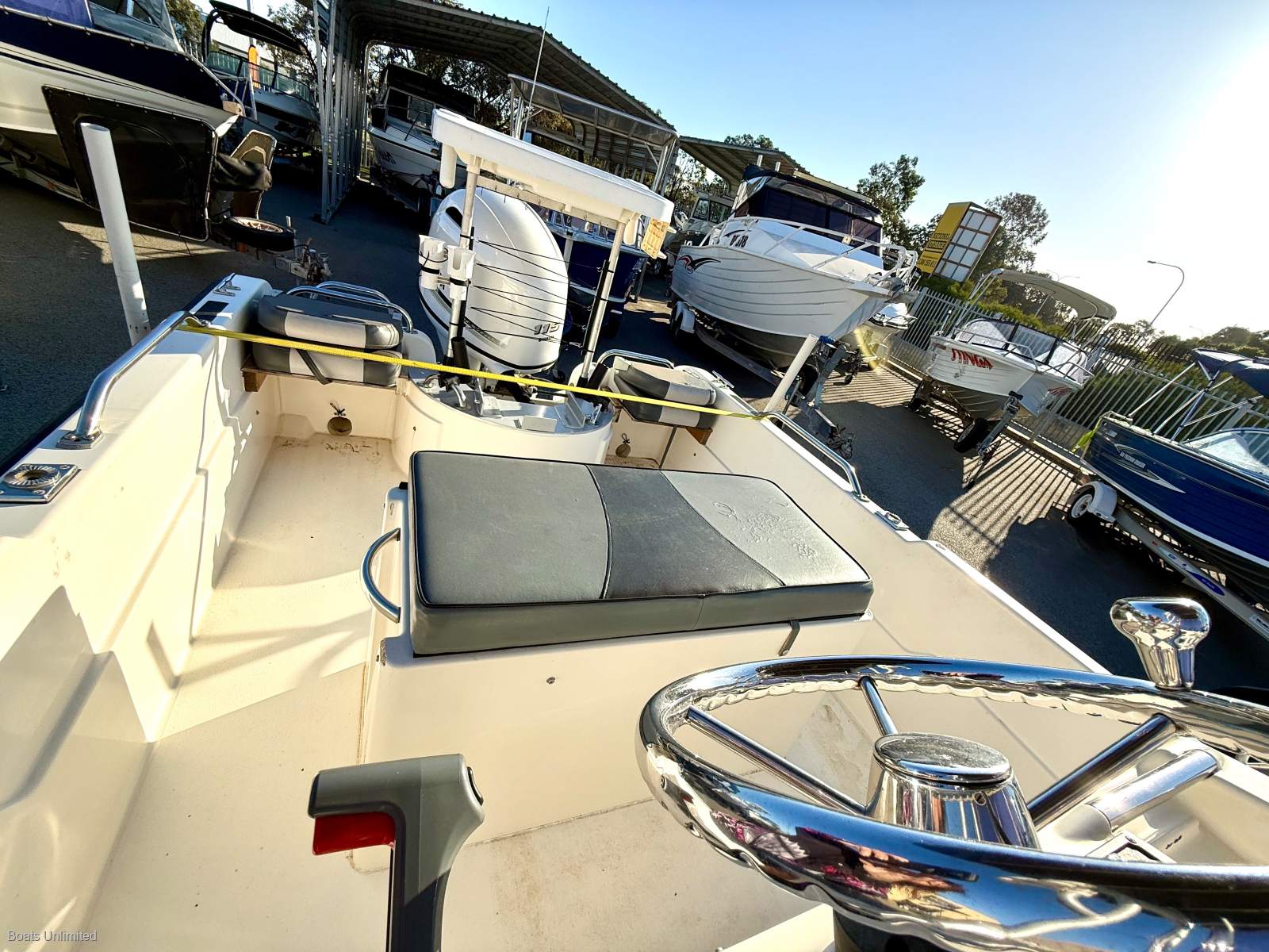 2009 OCEAN WHALER 565 OFFSHORE CENTRE CONSOLE