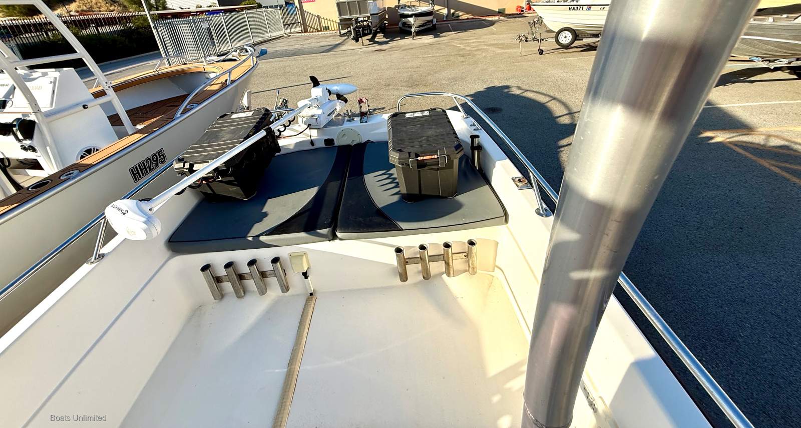 2009 OCEAN WHALER 565 OFFSHORE CENTRE CONSOLE